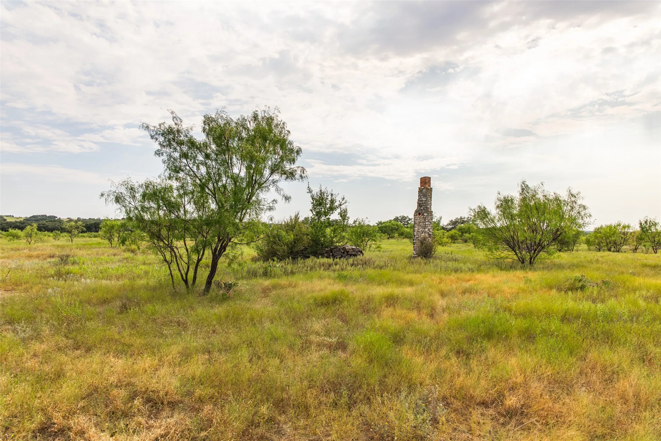 Farm For Sale in Mills County , 1312 W US Highway 84, Mullin, Texas 76864, 3 Bedroom, 2 Bathroom, Garage spaces, 2,000 Sqft, built in 2000, mls#21386063, Real Estate Agent in Mullin, Homes For Sale in Mills county, Homes For Sale in Mullin, Realtor in Mullin Texas, Real Estate Brokerage Independent Realty Texas, Luminita Cordes Realtor