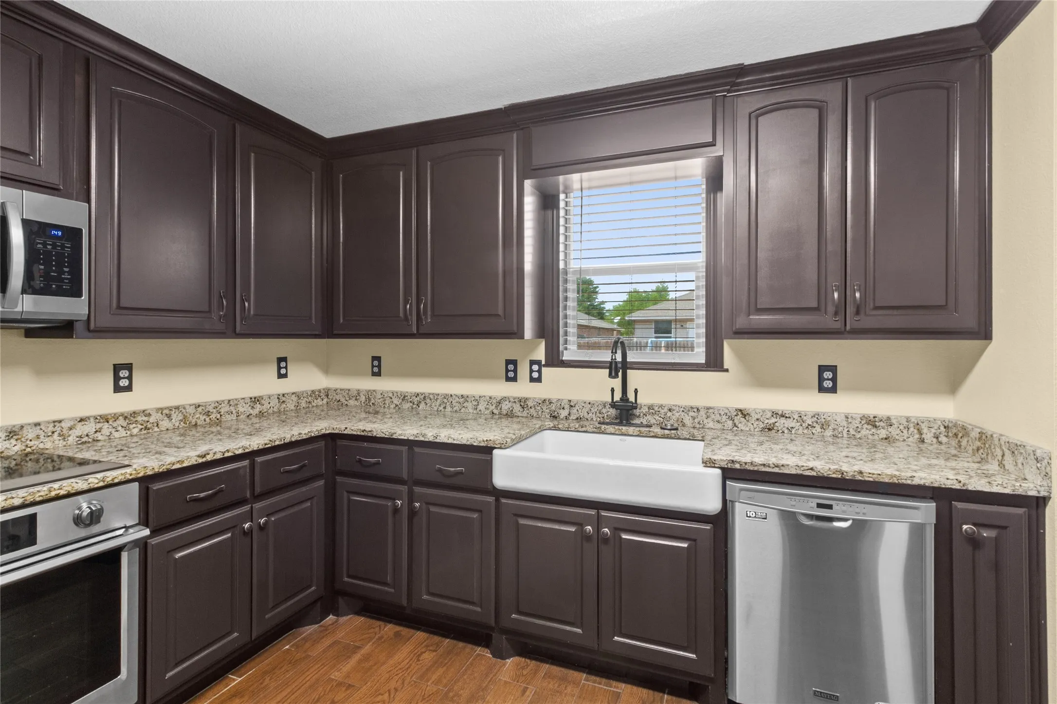 Single Family Residence For Sale in Johnson County , 1312 Erin Court, Burleson, Texas 76028, 4 Bedroom, 3 Bathroom, 2 Garage spaces, 2,320 Sqft, built in 2006, mls#21385175, Real Estate Agent in Burleson, Homes For Sale in Johnson county, Homes For Sale in Burleson, Realtor in Burleson Texas, Real Estate Brokerage Independent Realty Texas, Luminita Cordes Realtor