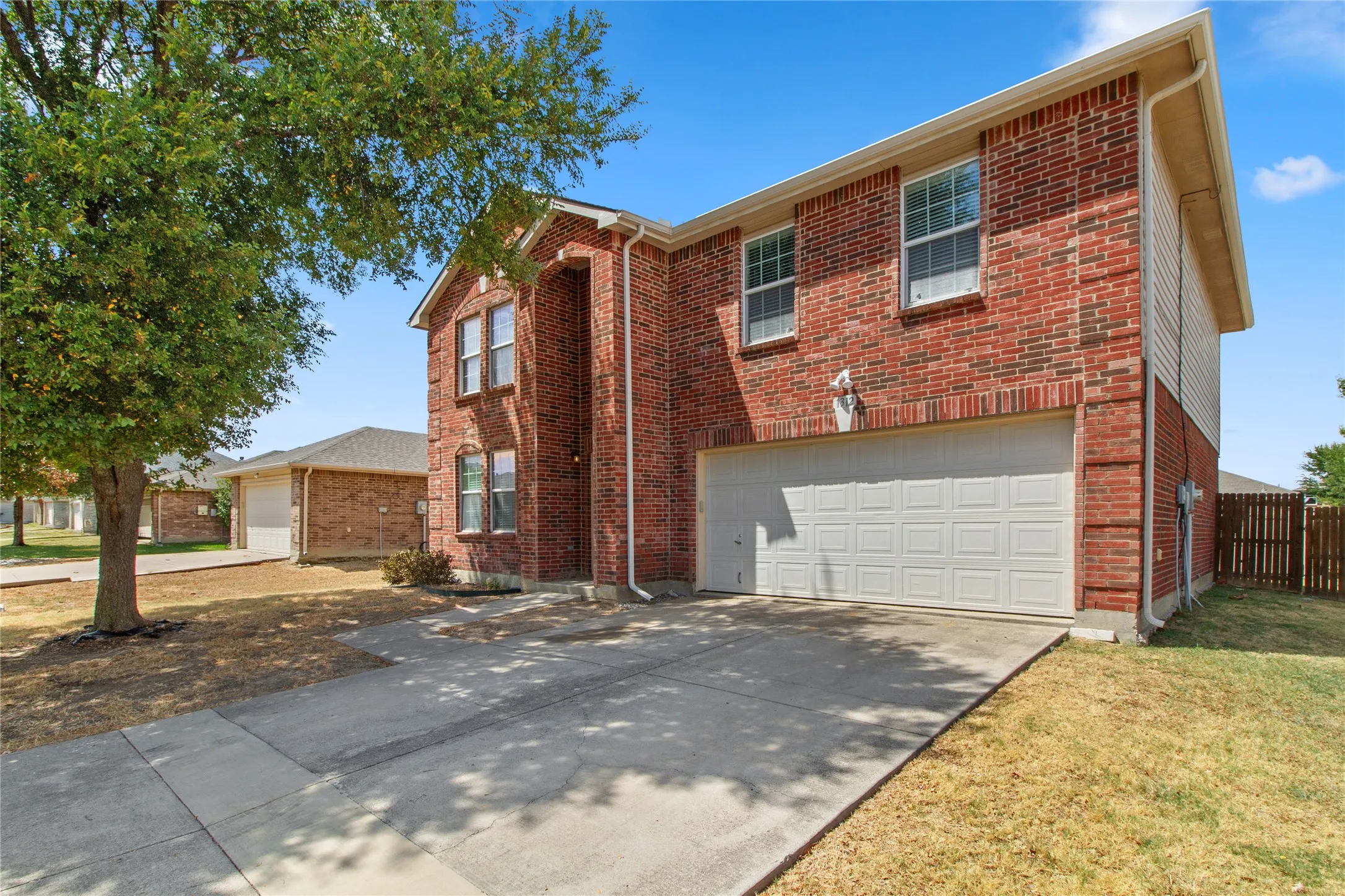 Single Family Residence For Sale in Johnson County , 1312 Erin Court, Burleson, Texas 76028, 4 Bedroom, 3 Bathroom, 2 Garage spaces, 2,320 Sqft, built in 2006, mls#21385175, Real Estate Agent in Burleson, Homes For Sale in Johnson county, Homes For Sale in Burleson, Realtor in Burleson Texas, Real Estate Brokerage Independent Realty Texas, Luminita Cordes Realtor