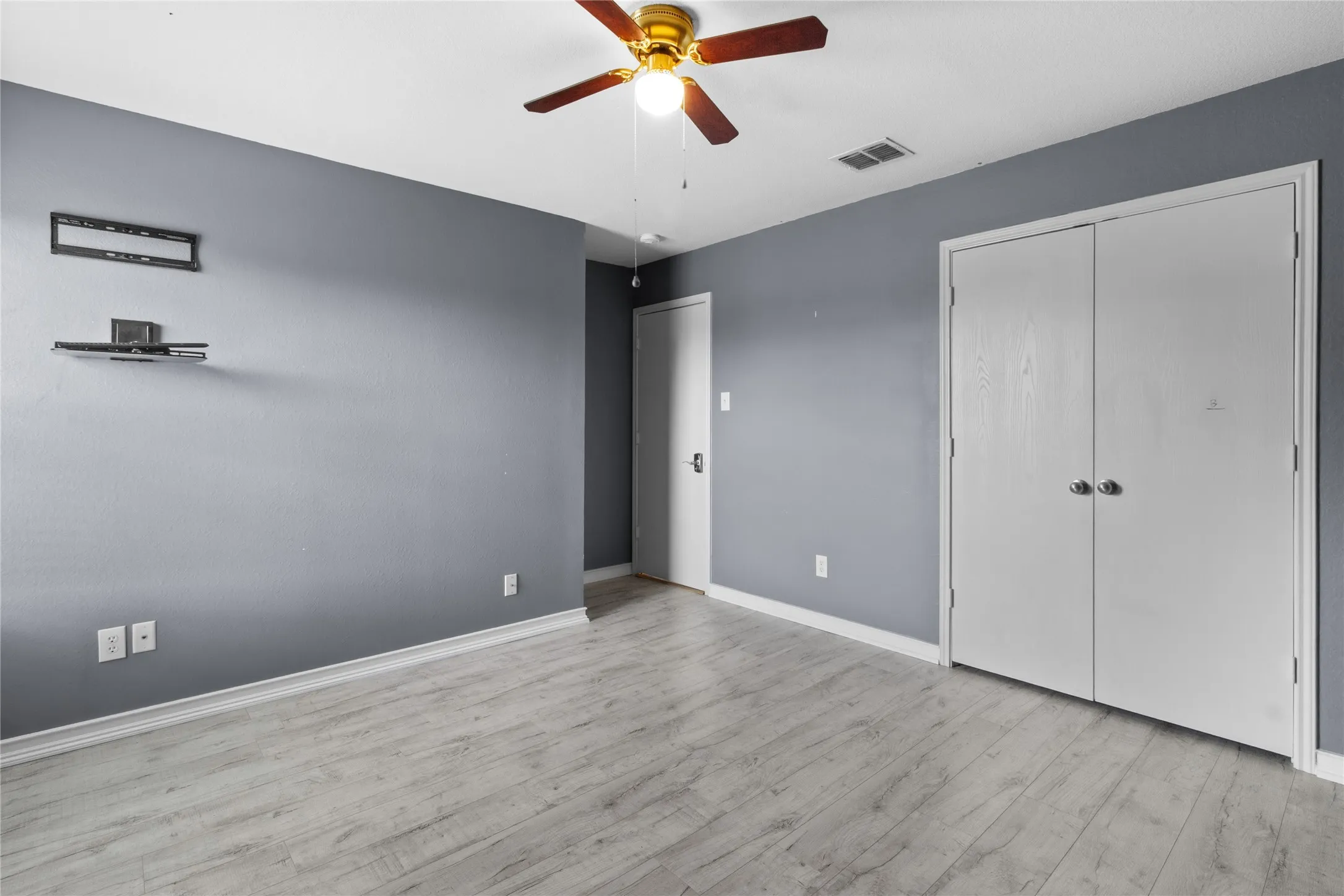 Single Family Residence For Sale in Johnson County , 1312 Erin Court, Burleson, Texas 76028, 4 Bedroom, 3 Bathroom, 2 Garage spaces, 2,320 Sqft, built in 2006, mls#21385175, Real Estate Agent in Burleson, Homes For Sale in Johnson county, Homes For Sale in Burleson, Realtor in Burleson Texas, Real Estate Brokerage Independent Realty Texas, Luminita Cordes Realtor