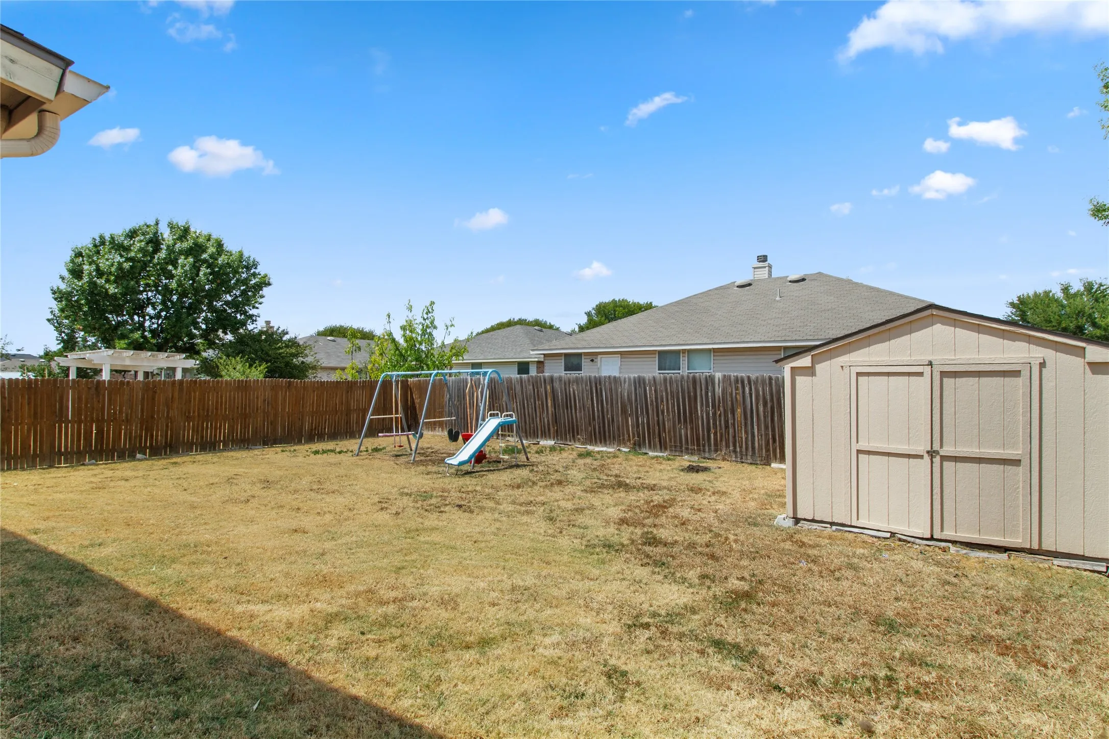Single Family Residence For Sale in Johnson County , 1312 Erin Court, Burleson, Texas 76028, 4 Bedroom, 3 Bathroom, 2 Garage spaces, 2,320 Sqft, built in 2006, mls#21385175, Real Estate Agent in Burleson, Homes For Sale in Johnson county, Homes For Sale in Burleson, Realtor in Burleson Texas, Real Estate Brokerage Independent Realty Texas, Luminita Cordes Realtor