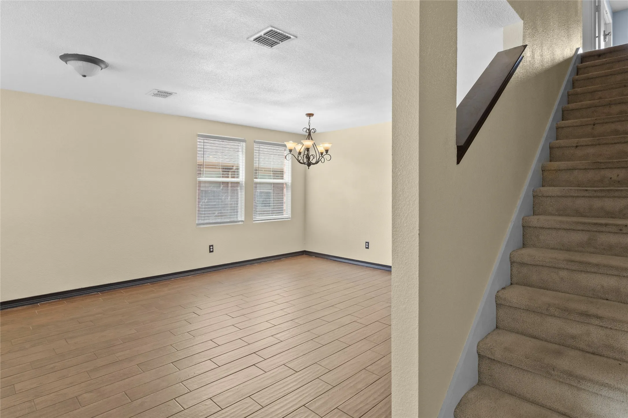 Single Family Residence For Sale in Johnson County , 1312 Erin Court, Burleson, Texas 76028, 4 Bedroom, 3 Bathroom, 2 Garage spaces, 2,320 Sqft, built in 2006, mls#21385175, Real Estate Agent in Burleson, Homes For Sale in Johnson county, Homes For Sale in Burleson, Realtor in Burleson Texas, Real Estate Brokerage Independent Realty Texas, Luminita Cordes Realtor