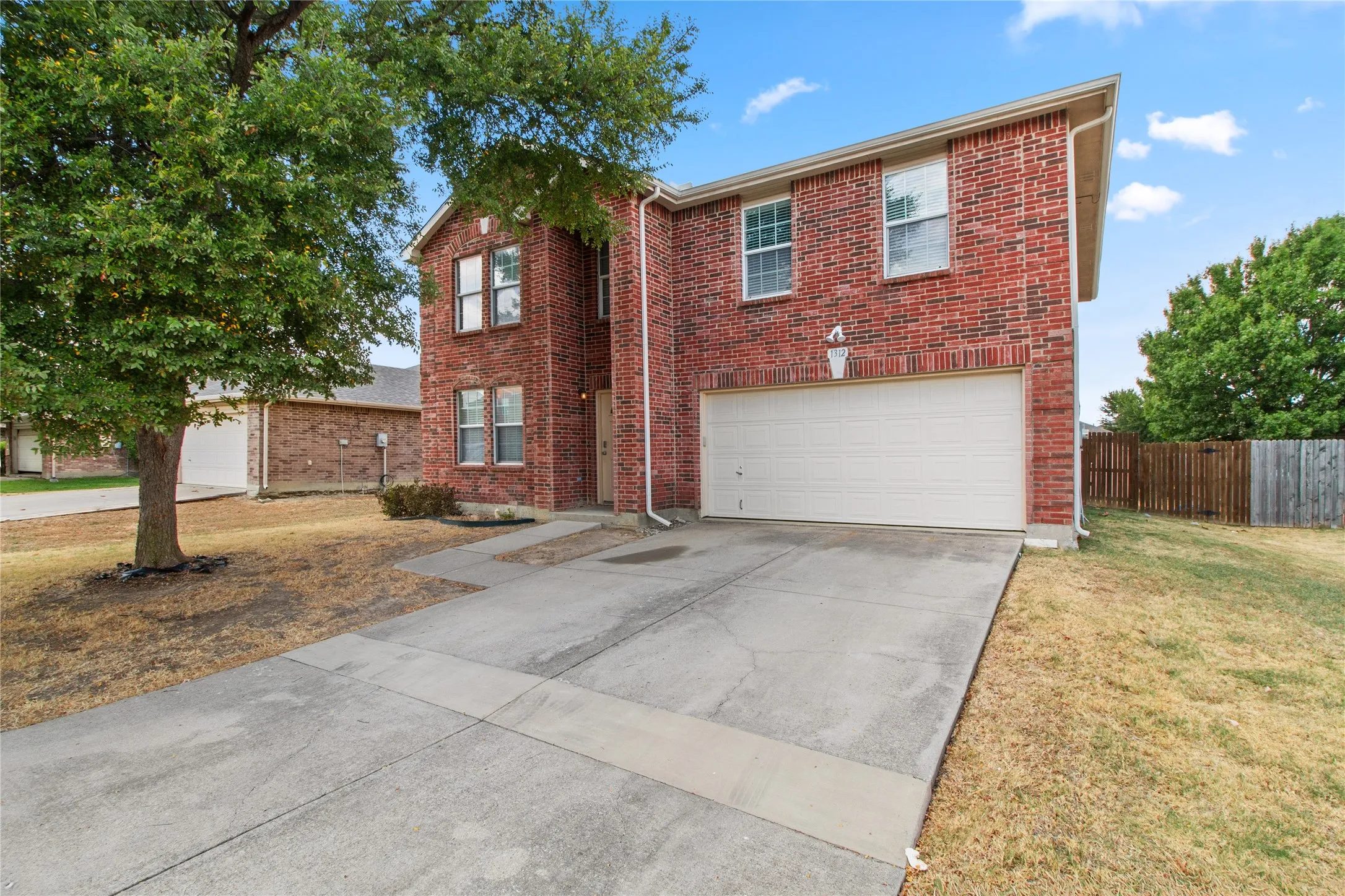 Single Family Residence For Sale in Johnson County , 1312 Erin Court, Burleson, Texas 76028, 4 Bedroom, 3 Bathroom, 2 Garage spaces, 2,320 Sqft, built in 2006, mls#21385175, Real Estate Agent in Burleson, Homes For Sale in Johnson county, Homes For Sale in Burleson, Realtor in Burleson Texas, Real Estate Brokerage Independent Realty Texas, Luminita Cordes Realtor