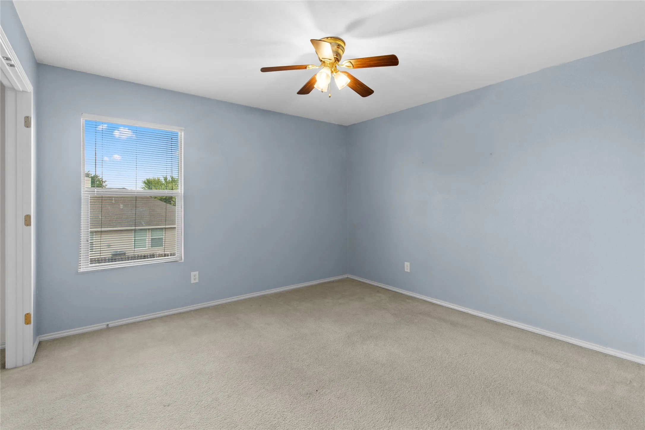 Single Family Residence For Sale in Johnson County , 1312 Erin Court, Burleson, Texas 76028, 4 Bedroom, 3 Bathroom, 2 Garage spaces, 2,320 Sqft, built in 2006, mls#21385175, Real Estate Agent in Burleson, Homes For Sale in Johnson county, Homes For Sale in Burleson, Realtor in Burleson Texas, Real Estate Brokerage Independent Realty Texas, Luminita Cordes Realtor