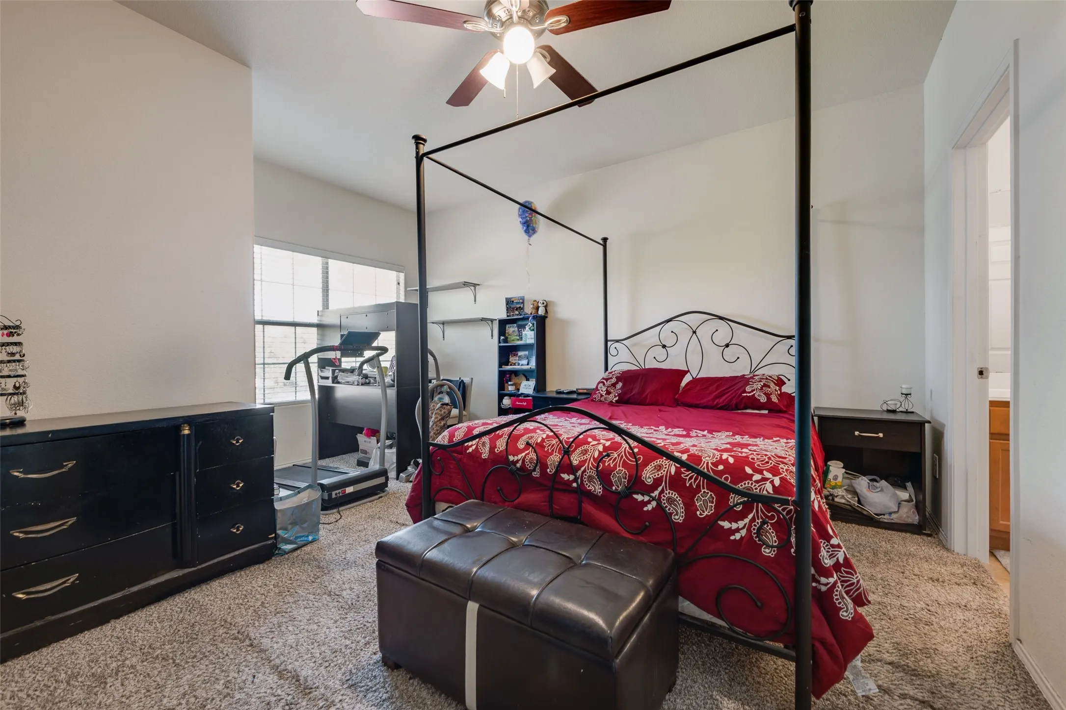 Townhouse For Rent in Tarrant County , 7408 Lazy Spur Boulevard, Fort Worth, Texas 76131, 3 Bedroom, 3 Bathroom, 2 Garage spaces, 1,653 Sqft, built in 2010, mls#21382702, Real Estate Agent in Fort Worth, Homes For Rent in Tarrant county, Homes For Rent in Fort Worth, Realtor in Fort Worth Texas, Real Estate Brokerage Independent Realty Texas, Luminita Cordes Realtor