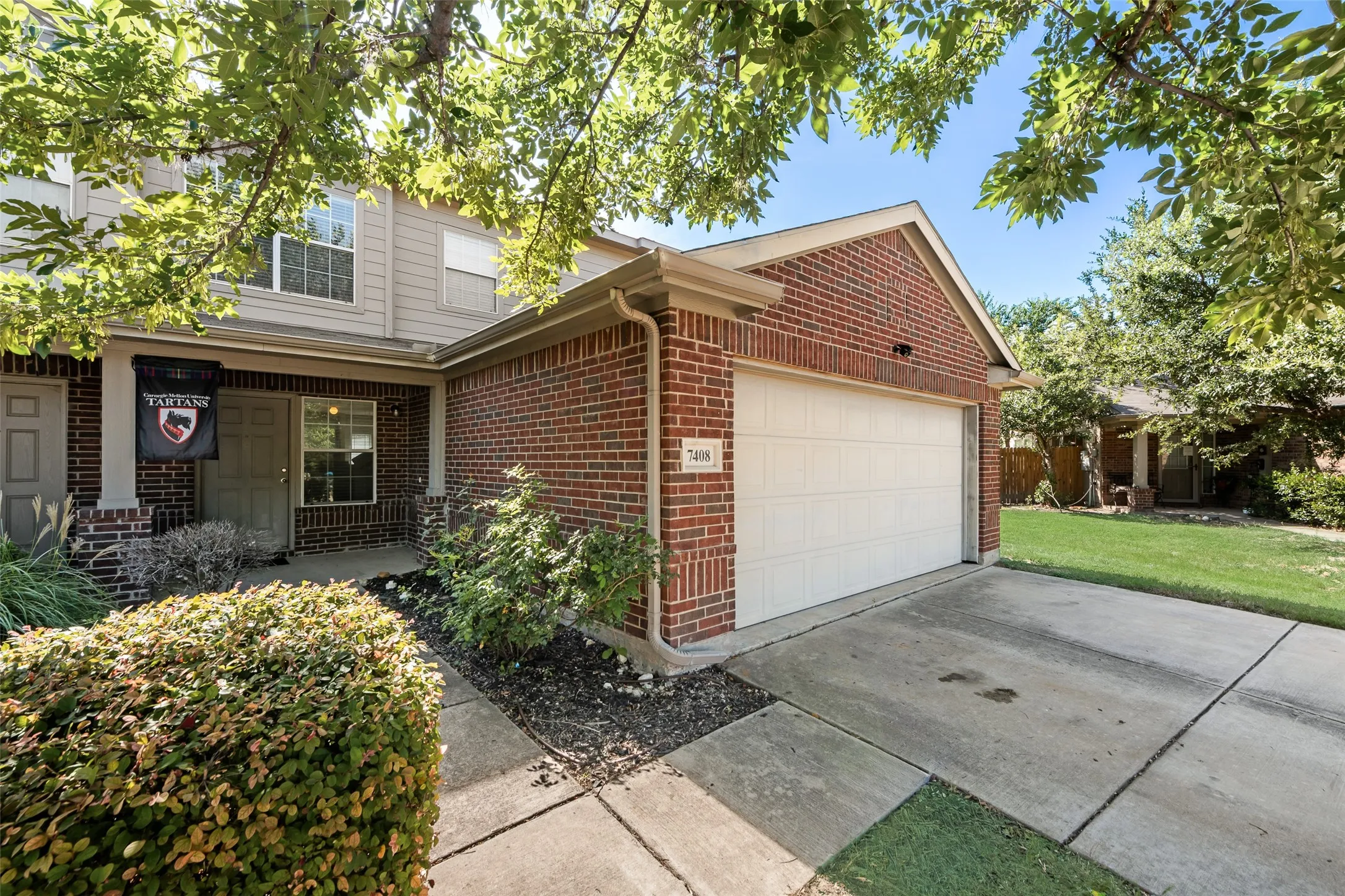 Townhouse For Rent in Tarrant County , 7408 Lazy Spur Boulevard, Fort Worth, Texas 76131, 3 Bedroom, 3 Bathroom, 2 Garage spaces, 1,653 Sqft, built in 2010, mls#21382702, Real Estate Agent in Fort Worth, Homes For Rent in Tarrant county, Homes For Rent in Fort Worth, Realtor in Fort Worth Texas, Real Estate Brokerage Independent Realty Texas, Luminita Cordes Realtor