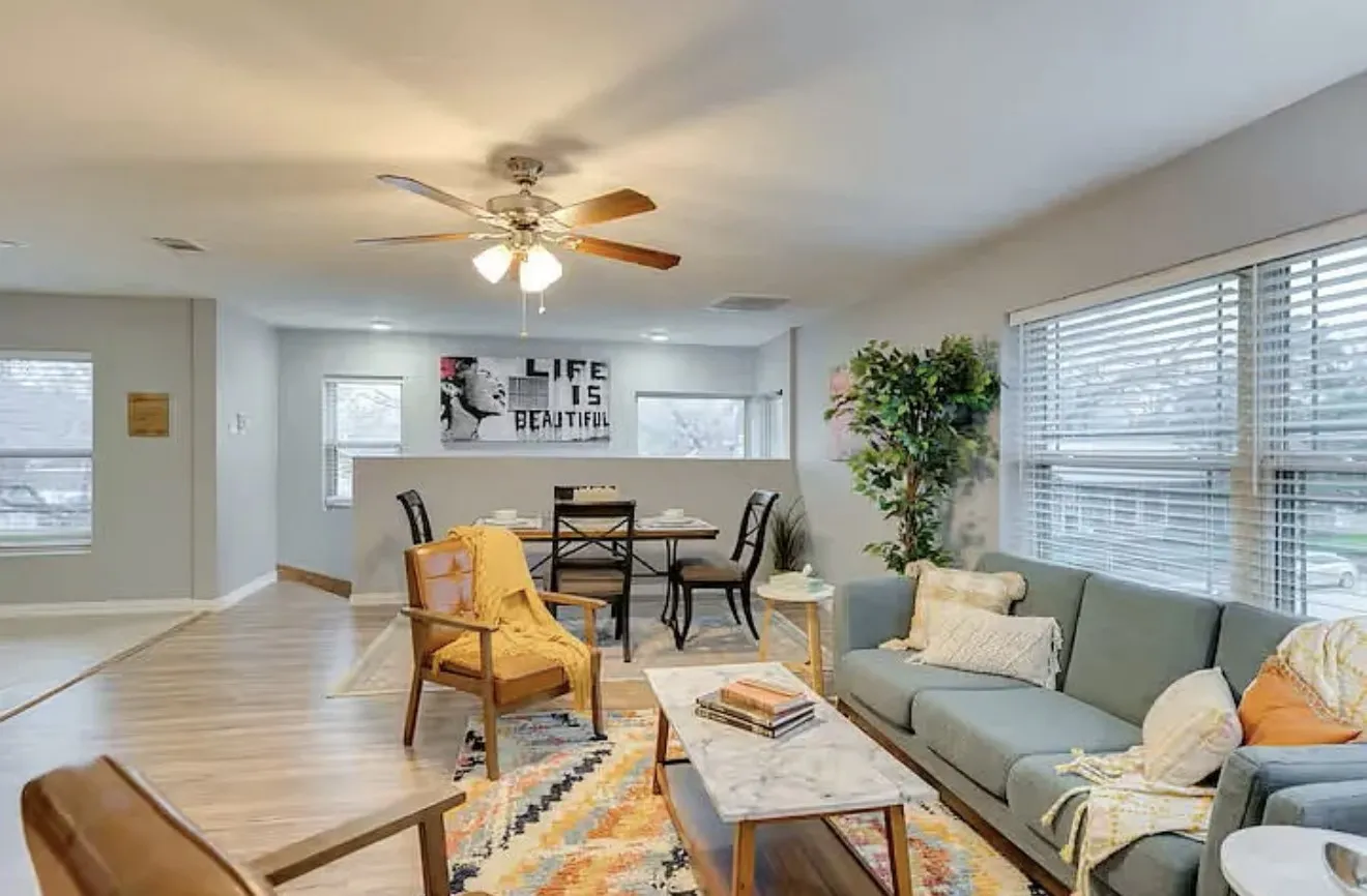 Duplex For Rent in Tarrant County , 2800 Primrose Avenue A, Fort Worth, Texas 76111, 2 Bedroom, 2 Bathroom, 1 Garage spaces, 1,300 Sqft, built in 1935, mls#21385957, Real Estate Agent in Fort Worth, Homes For Rent in Tarrant county, Homes For Rent in Fort Worth, Realtor in Fort Worth Texas, Real Estate Brokerage Independent Realty Texas, Luminita Cordes Realtor