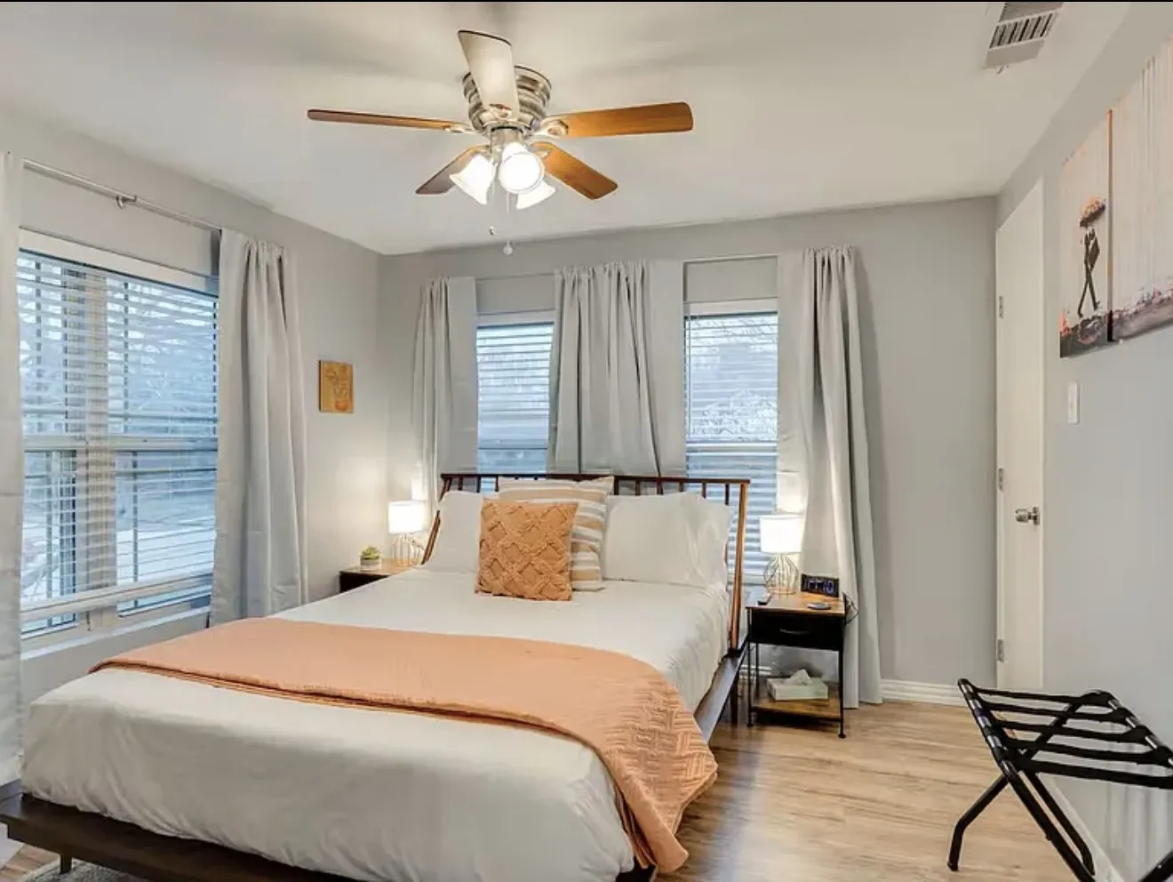 Duplex For Rent in Tarrant County , 2800 Primrose Avenue A, Fort Worth, Texas 76111, 2 Bedroom, 2 Bathroom, 1 Garage spaces, 1,300 Sqft, built in 1935, mls#21385957, Real Estate Agent in Fort Worth, Homes For Rent in Tarrant county, Homes For Rent in Fort Worth, Realtor in Fort Worth Texas, Real Estate Brokerage Independent Realty Texas, Luminita Cordes Realtor