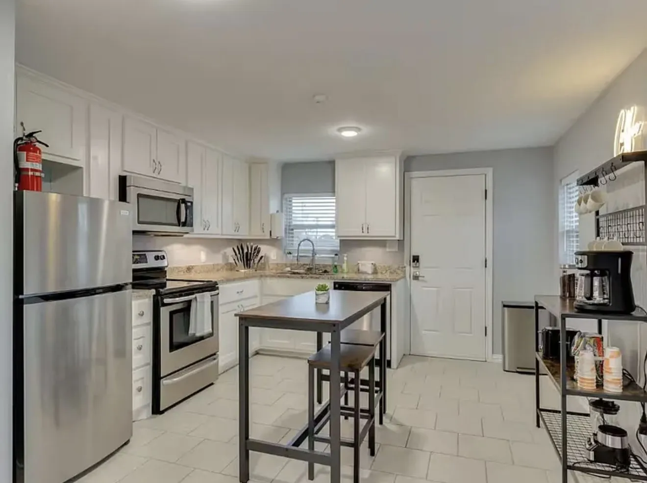 Duplex For Rent in Tarrant County , 2800 Primrose Avenue A, Fort Worth, Texas 76111, 2 Bedroom, 2 Bathroom, 1 Garage spaces, 1,300 Sqft, built in 1935, mls#21385957, Real Estate Agent in Fort Worth, Homes For Rent in Tarrant county, Homes For Rent in Fort Worth, Realtor in Fort Worth Texas, Real Estate Brokerage Independent Realty Texas, Luminita Cordes Realtor