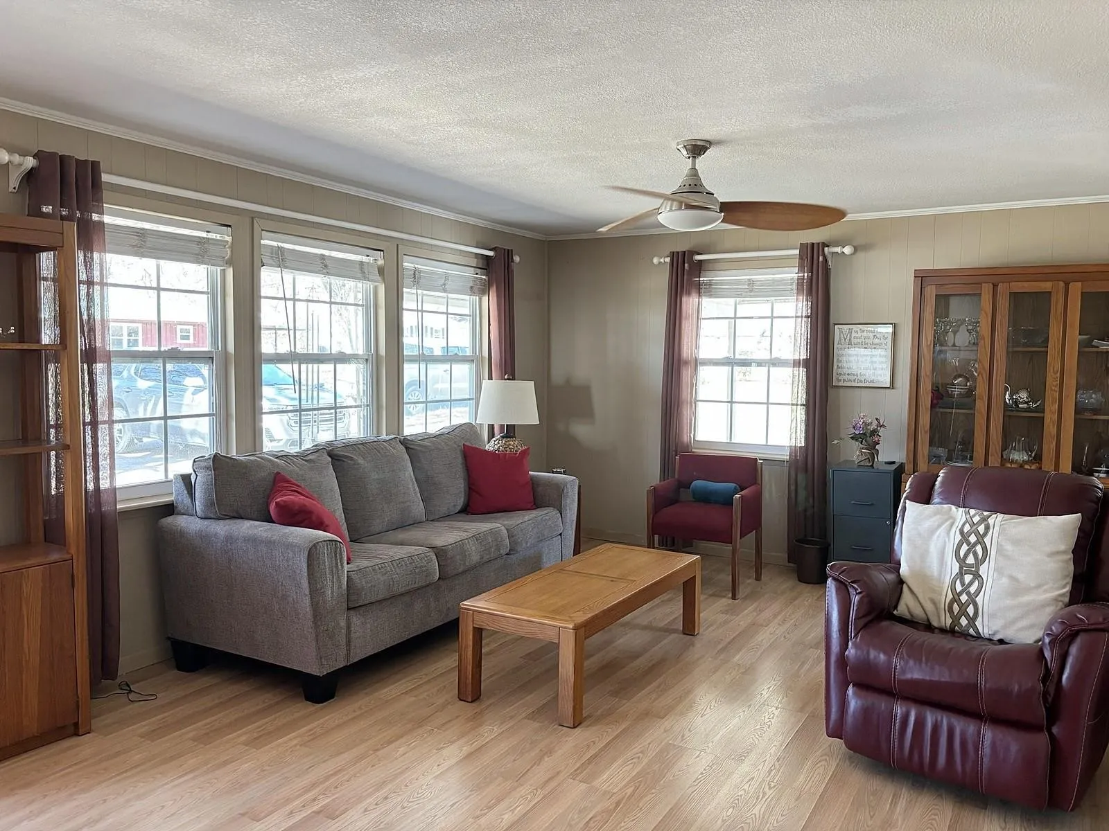 Single Family Residence For Sale in Rains County , 220 Littlefield Drive, East Tawakoni, Texas 75472, 2 Bedroom, 2 Bathroom, Garage spaces, 960 Sqft, built in 1985, mls#21384823, Real Estate Agent in East Tawakoni, Homes For Sale in Rains county, Homes For Sale in East Tawakoni, Realtor in East Tawakoni Texas, Real Estate Brokerage Independent Realty Texas, Luminita Cordes Realtor