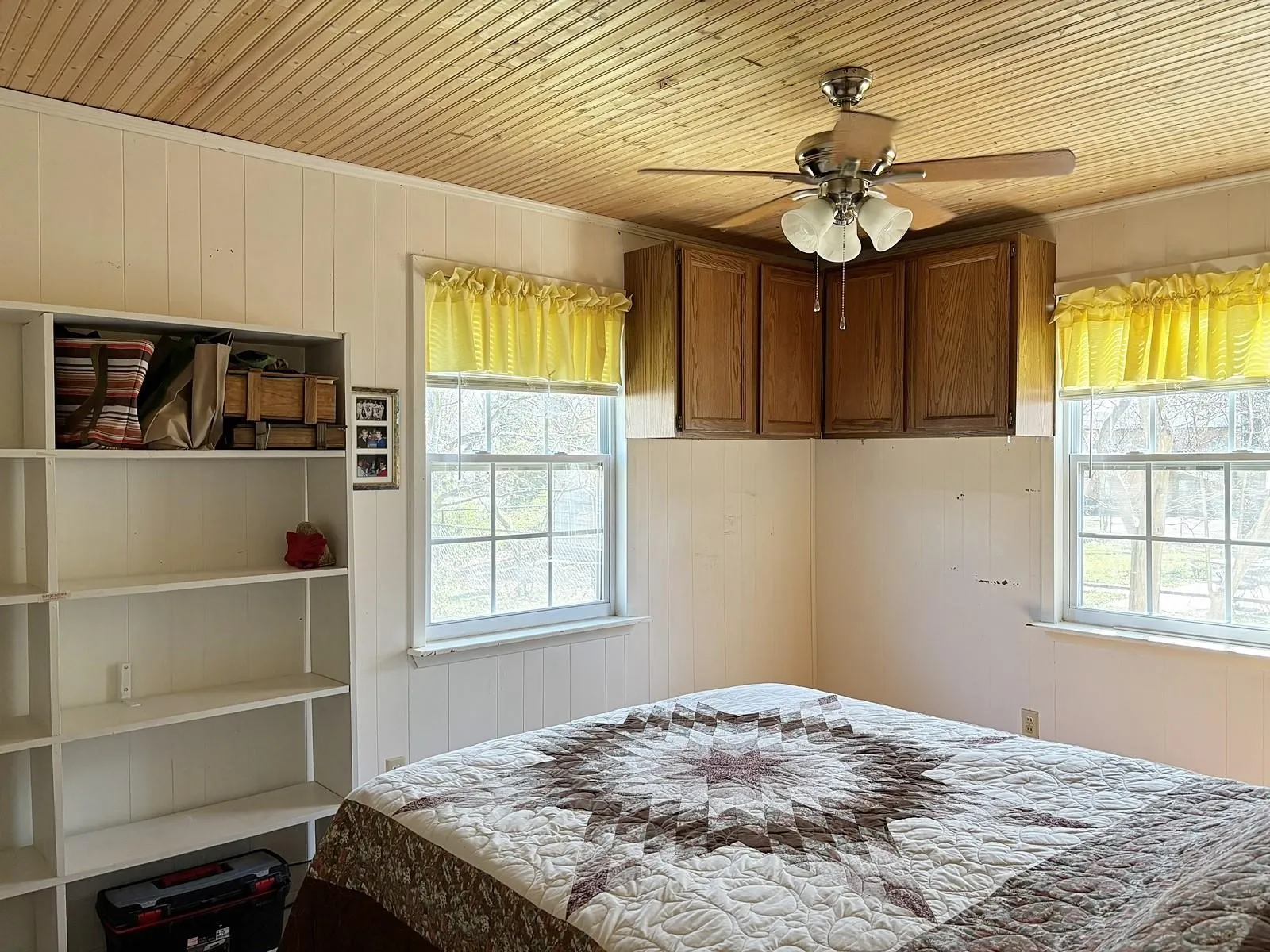 Single Family Residence For Sale in Rains County , 220 Littlefield Drive, East Tawakoni, Texas 75472, 2 Bedroom, 2 Bathroom, Garage spaces, 960 Sqft, built in 1985, mls#21384823, Real Estate Agent in East Tawakoni, Homes For Sale in Rains county, Homes For Sale in East Tawakoni, Realtor in East Tawakoni Texas, Real Estate Brokerage Independent Realty Texas, Luminita Cordes Realtor