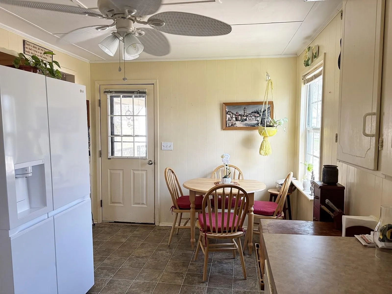 Single Family Residence For Sale in Rains County , 220 Littlefield Drive, East Tawakoni, Texas 75472, 2 Bedroom, 2 Bathroom, Garage spaces, 960 Sqft, built in 1985, mls#21384823, Real Estate Agent in East Tawakoni, Homes For Sale in Rains county, Homes For Sale in East Tawakoni, Realtor in East Tawakoni Texas, Real Estate Brokerage Independent Realty Texas, Luminita Cordes Realtor