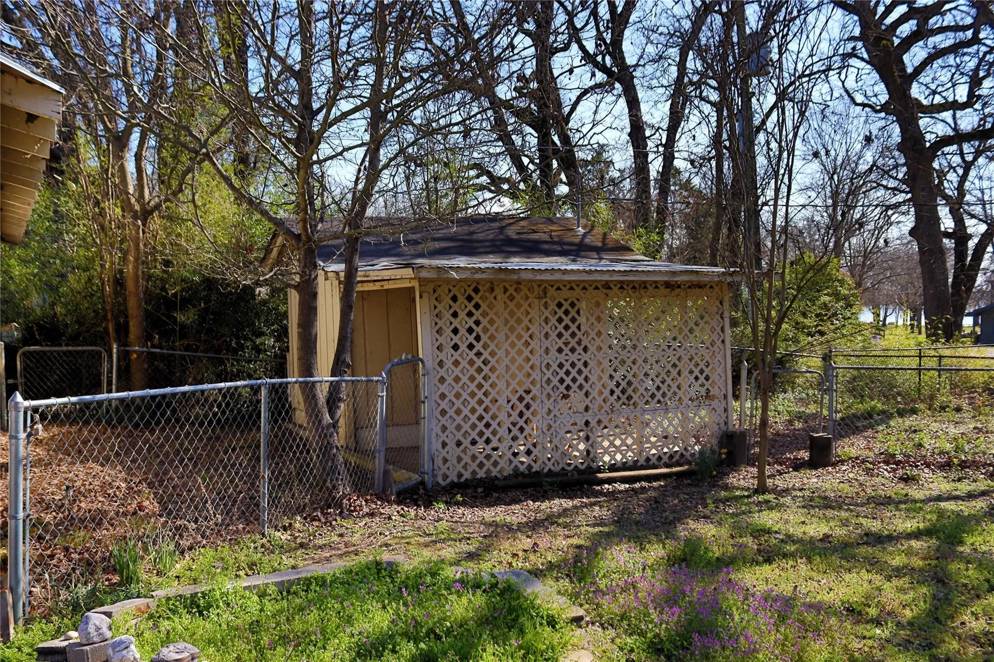 Single Family Residence For Sale in Rains County , 220 Littlefield Drive, East Tawakoni, Texas 75472, 2 Bedroom, 2 Bathroom, Garage spaces, 960 Sqft, built in 1985, mls#21384823, Real Estate Agent in East Tawakoni, Homes For Sale in Rains county, Homes For Sale in East Tawakoni, Realtor in East Tawakoni Texas, Real Estate Brokerage Independent Realty Texas, Luminita Cordes Realtor