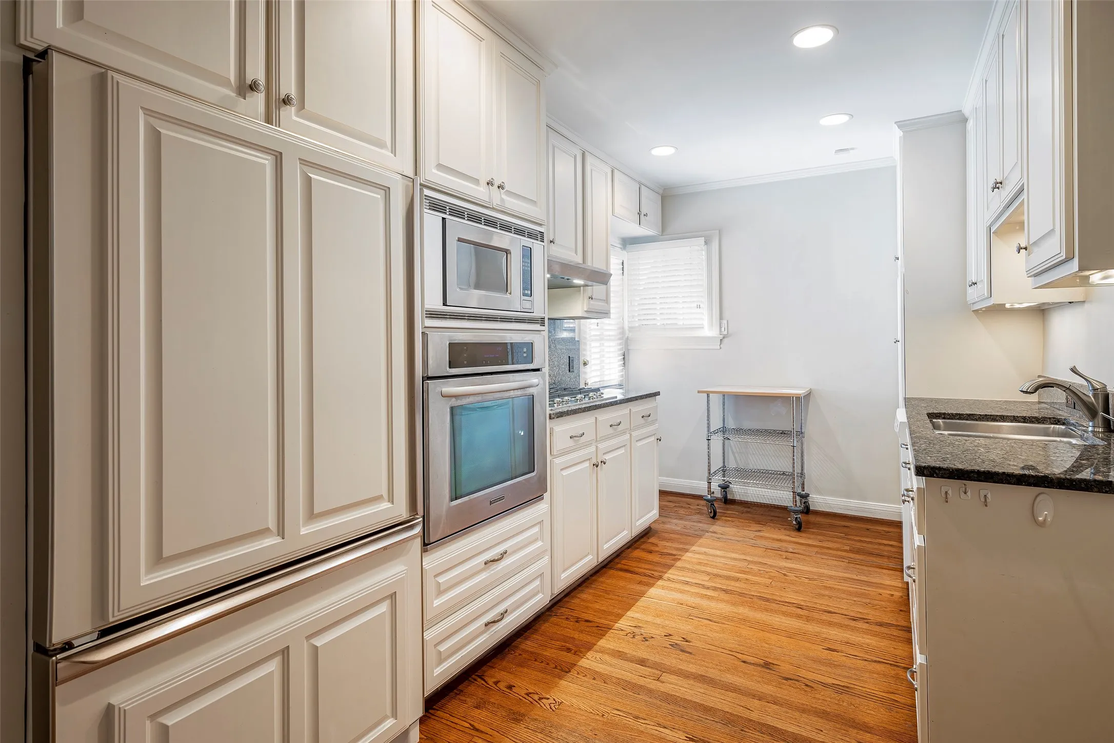 Single Family Residence For Rent in Dallas County , 4665 southern Avenue, Highland Park, Texas 75209, 2 Bedroom, 2 Bathroom, 2 Garage spaces, 1,444 Sqft, built in 1937, mls#21386080, Real Estate Agent in Highland Park, Homes For Rent in Dallas county, Homes For Rent in Highland Park, Realtor in Highland Park Texas, Real Estate Brokerage Independent Realty Texas, Luminita Cordes Realtor