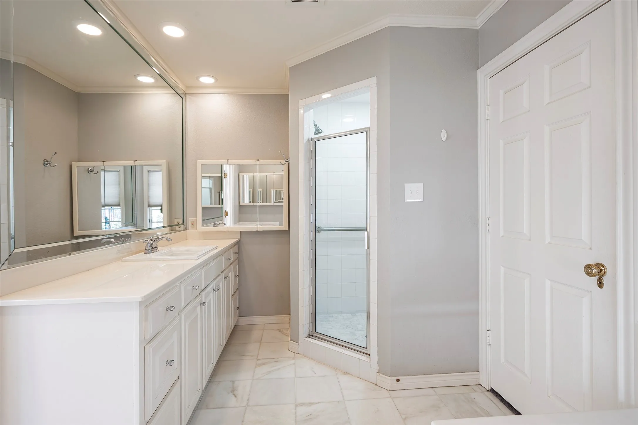 Single Family Residence For Rent in Dallas County , 4665 southern Avenue, Highland Park, Texas 75209, 2 Bedroom, 2 Bathroom, 2 Garage spaces, 1,444 Sqft, built in 1937, mls#21386080, Real Estate Agent in Highland Park, Homes For Rent in Dallas county, Homes For Rent in Highland Park, Realtor in Highland Park Texas, Real Estate Brokerage Independent Realty Texas, Luminita Cordes Realtor