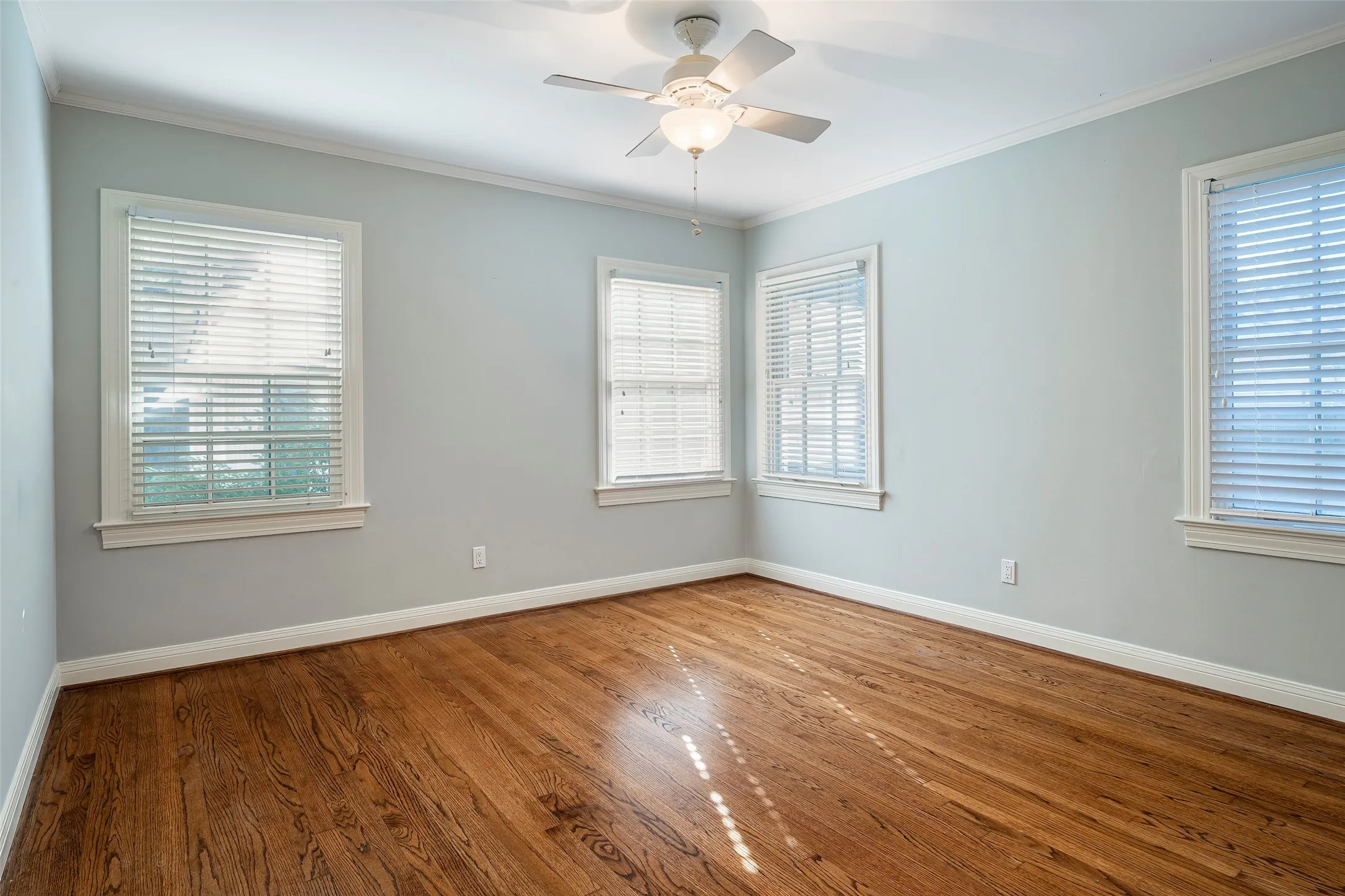 Single Family Residence For Rent in Dallas County , 4665 southern Avenue, Highland Park, Texas 75209, 2 Bedroom, 2 Bathroom, 2 Garage spaces, 1,444 Sqft, built in 1937, mls#21386080, Real Estate Agent in Highland Park, Homes For Rent in Dallas county, Homes For Rent in Highland Park, Realtor in Highland Park Texas, Real Estate Brokerage Independent Realty Texas, Luminita Cordes Realtor