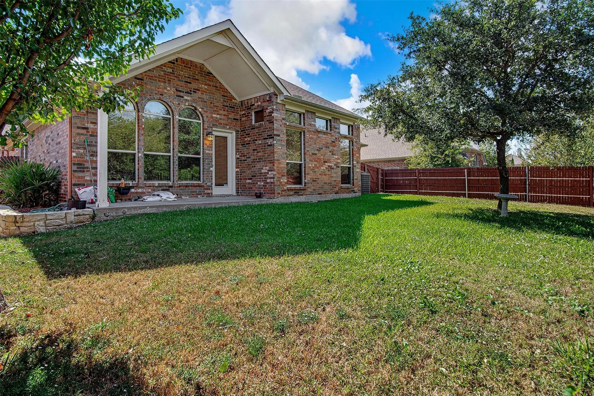 Single Family Residence For Rent in Tarrant County , 635 Blue Sky Drive, Arlington, Texas 76002, 3 Bedroom, 2 Bathroom, 2 Garage spaces, 2,002 Sqft, built in 2004, mls#21383022, Real Estate Agent in Arlington, Homes For Rent in Tarrant county, Homes For Rent in Arlington, Realtor in Arlington Texas, Real Estate Brokerage Independent Realty Texas, Luminita Cordes Realtor