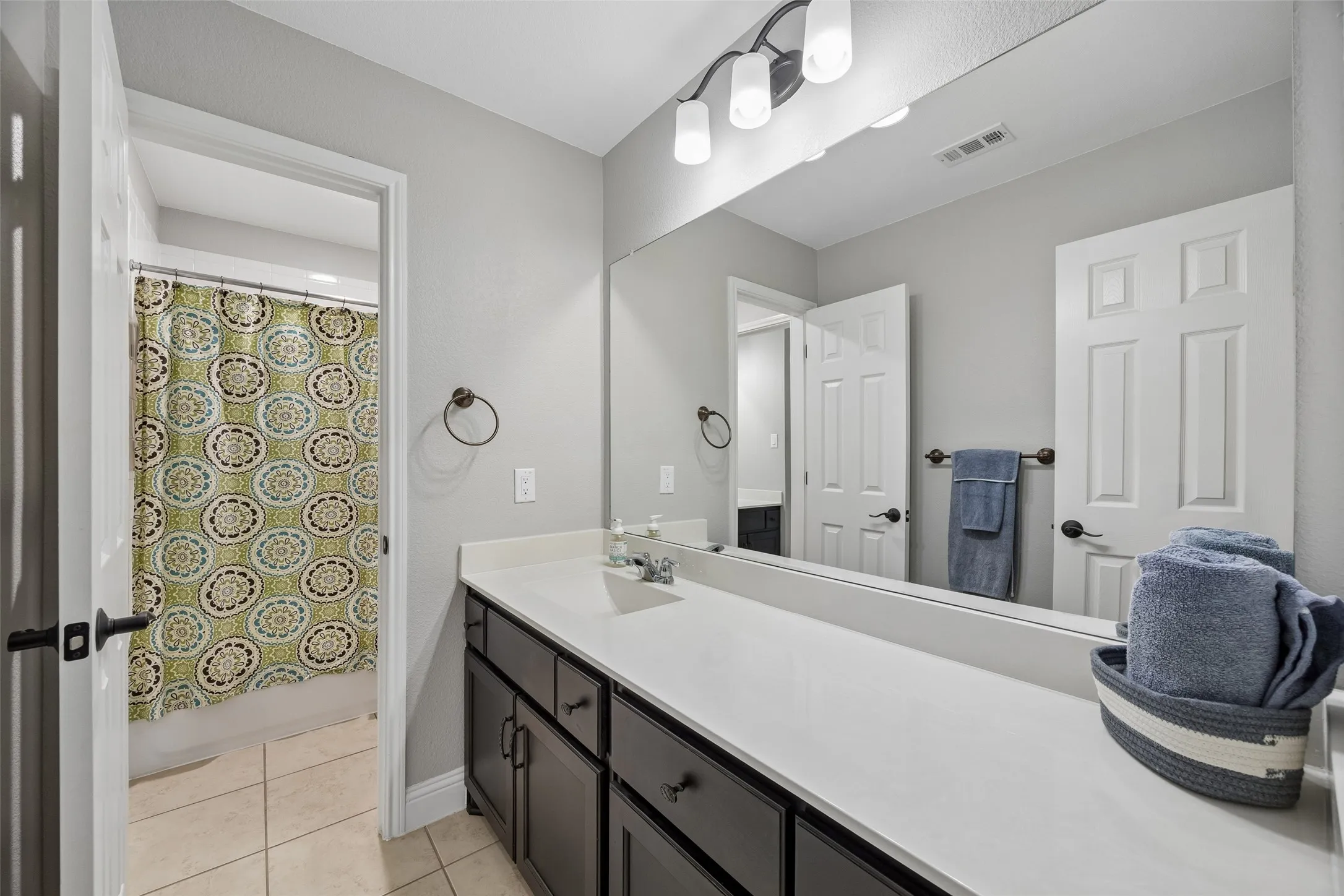 Single Family Residence For Sale in Collin County , 813 Allbright Road, Celina, Texas 75009, 5 Bedroom, 3 Bathroom, 3 Garage spaces, 3,271 Sqft, built in 2015, mls#21385888, Real Estate Agent in Celina, Homes For Sale in Collin county, Homes For Sale in Celina, Realtor in Celina Texas, Real Estate Brokerage Independent Realty Texas, Luminita Cordes Realtor