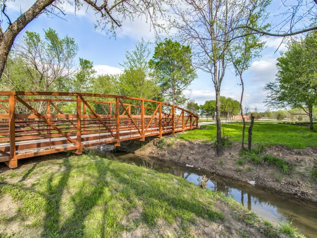 Single Family Residence For Sale in Collin County , 813 Allbright Road, Celina, Texas 75009, 5 Bedroom, 3 Bathroom, 3 Garage spaces, 3,271 Sqft, built in 2015, mls#21385888, Real Estate Agent in Celina, Homes For Sale in Collin county, Homes For Sale in Celina, Realtor in Celina Texas, Real Estate Brokerage Independent Realty Texas, Luminita Cordes Realtor
