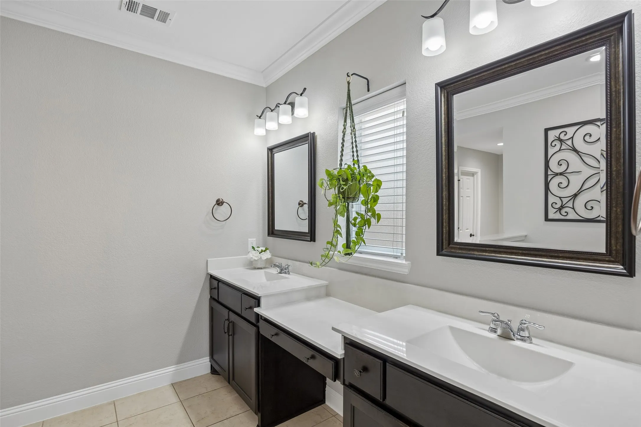 Single Family Residence For Sale in Collin County , 813 Allbright Road, Celina, Texas 75009, 5 Bedroom, 3 Bathroom, 3 Garage spaces, 3,271 Sqft, built in 2015, mls#21385888, Real Estate Agent in Celina, Homes For Sale in Collin county, Homes For Sale in Celina, Realtor in Celina Texas, Real Estate Brokerage Independent Realty Texas, Luminita Cordes Realtor