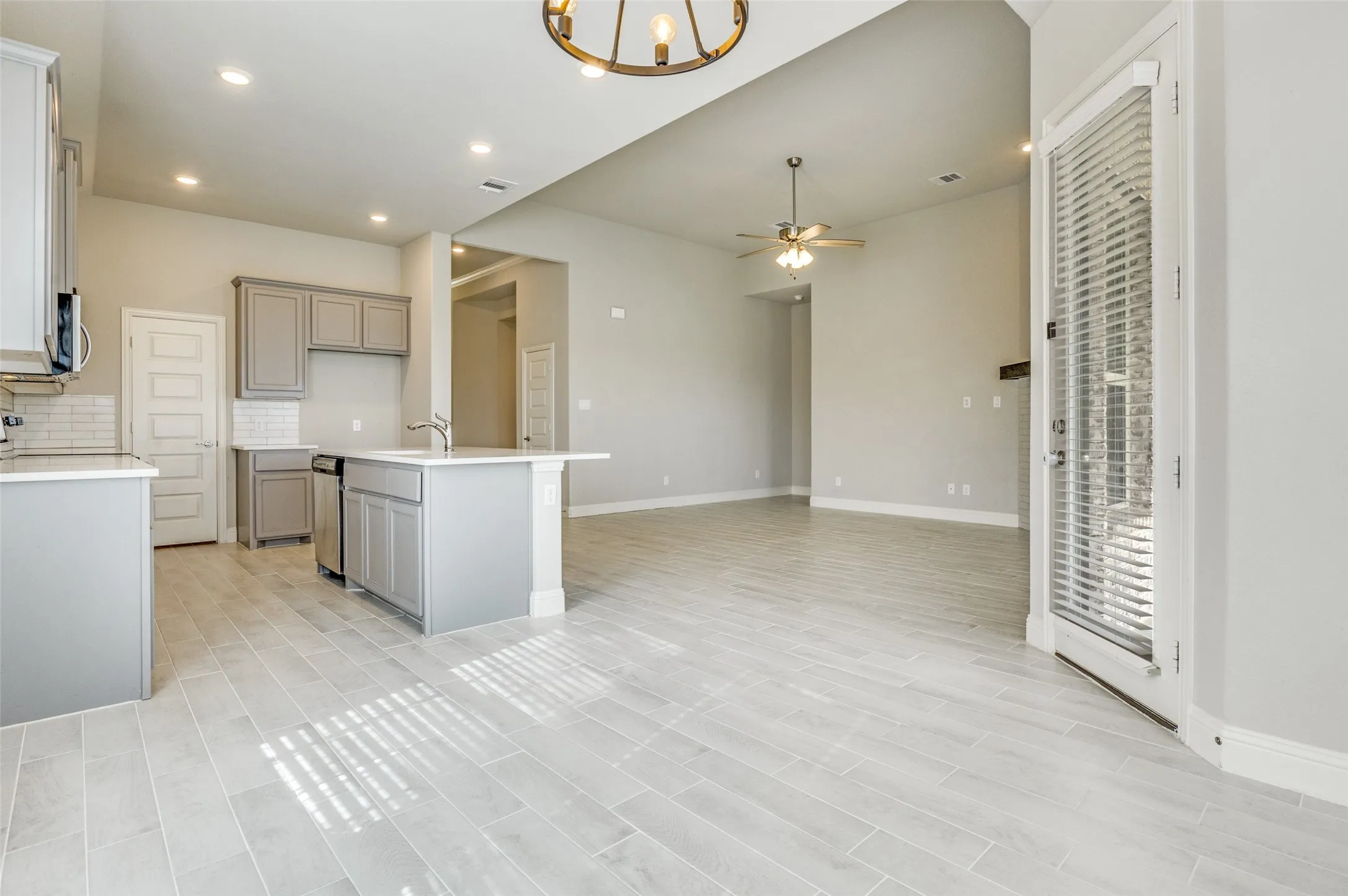 Single Family Residence For Rent in Ellis County , 6206 Horizon Drive, Midlothian, Texas 76065, 4 Bedroom, 2 Bathroom, 2 Garage spaces, 2,176 Sqft, built in 2021, mls#21386069, Real Estate Agent in Midlothian, Homes For Rent in Ellis county, Homes For Rent in Midlothian, Realtor in Midlothian Texas, Real Estate Brokerage Independent Realty Texas, Luminita Cordes Realtor