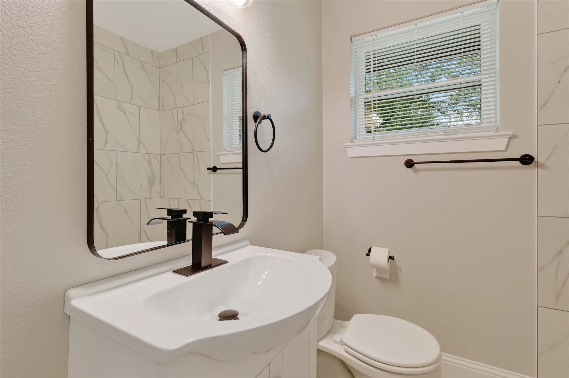 Single Family Residence For Sale in Dallas County , 603 Warren Street, Mesquite, Texas 75149, 3 Bedroom, 2 Bathroom, 1 Garage spaces, 1,319 Sqft, built in 1956, mls#21386067, Real Estate Agent in Mesquite, Homes For Sale in Dallas county, Homes For Sale in Mesquite, Realtor in Mesquite Texas, Real Estate Brokerage Independent Realty Texas, Luminita Cordes Realtor