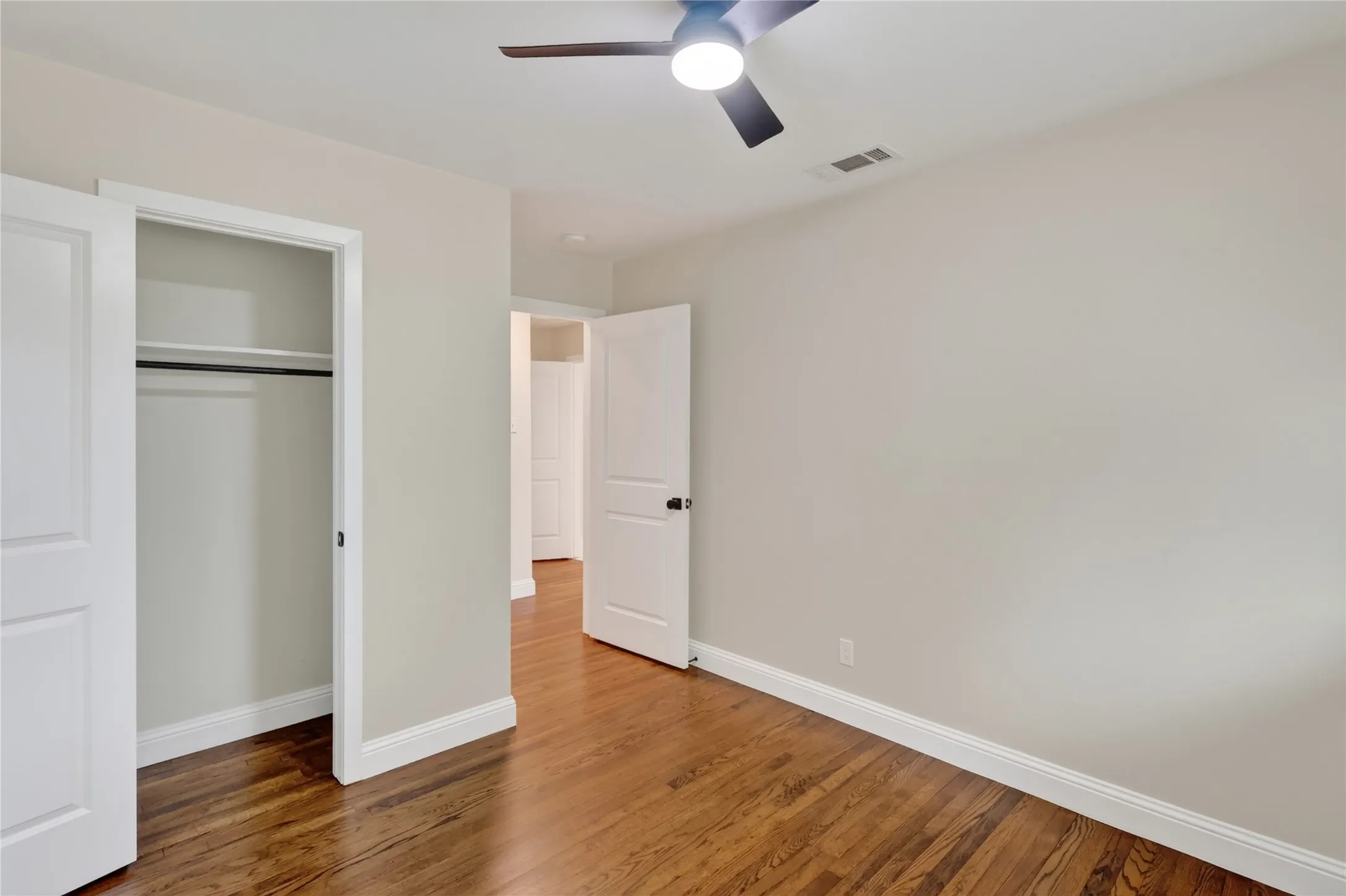Single Family Residence For Sale in Dallas County , 603 Warren Street, Mesquite, Texas 75149, 3 Bedroom, 2 Bathroom, 1 Garage spaces, 1,319 Sqft, built in 1956, mls#21386067, Real Estate Agent in Mesquite, Homes For Sale in Dallas county, Homes For Sale in Mesquite, Realtor in Mesquite Texas, Real Estate Brokerage Independent Realty Texas, Luminita Cordes Realtor