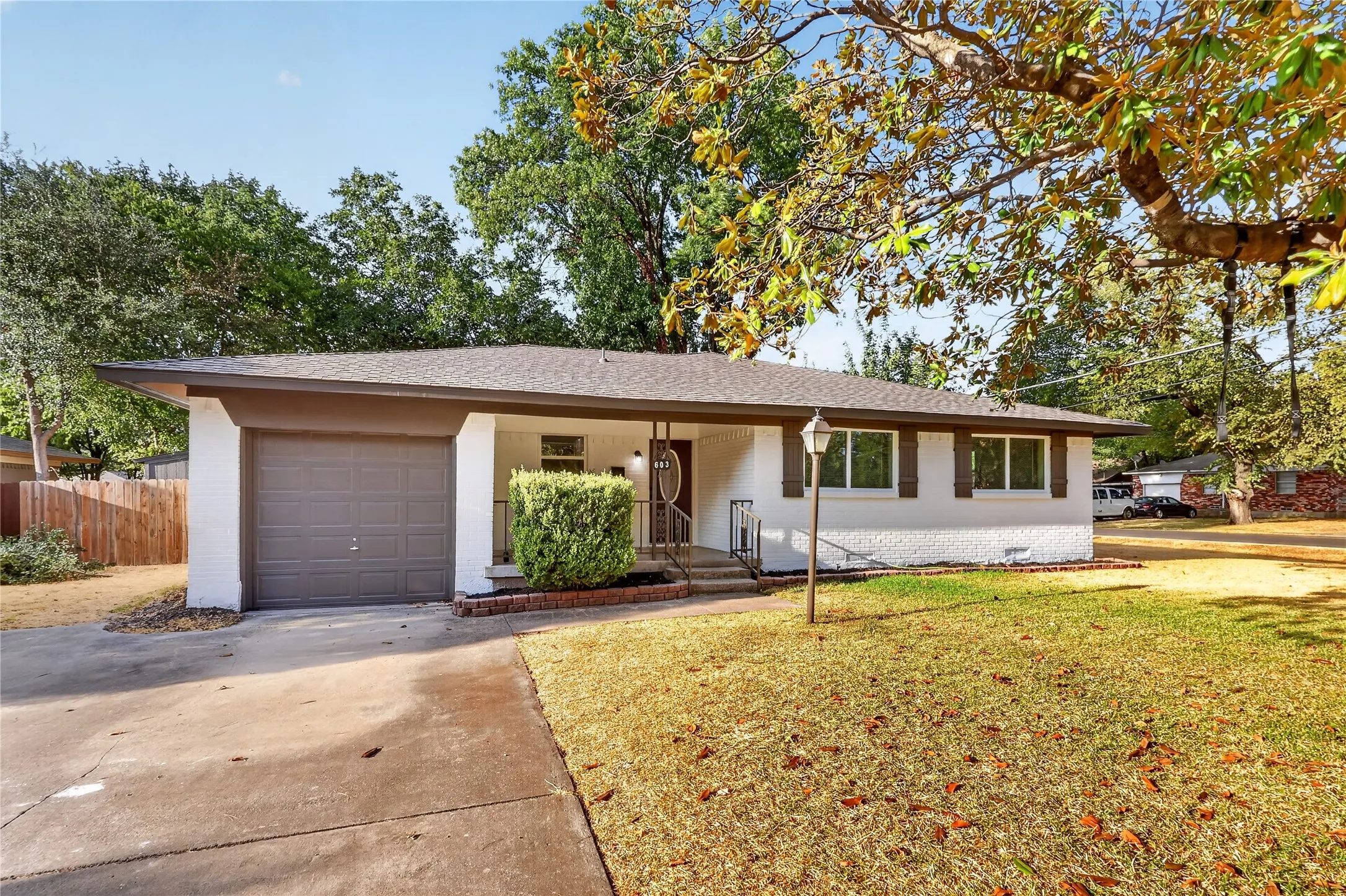 Single Family Residence For Sale in Dallas County , 603 Warren Street, Mesquite, Texas 75149, 3 Bedroom, 2 Bathroom, 1 Garage spaces, 1,319 Sqft, built in 1956, mls#21386067, Real Estate Agent in Mesquite, Homes For Sale in Dallas county, Homes For Sale in Mesquite, Realtor in Mesquite Texas, Real Estate Brokerage Independent Realty Texas, Luminita Cordes Realtor