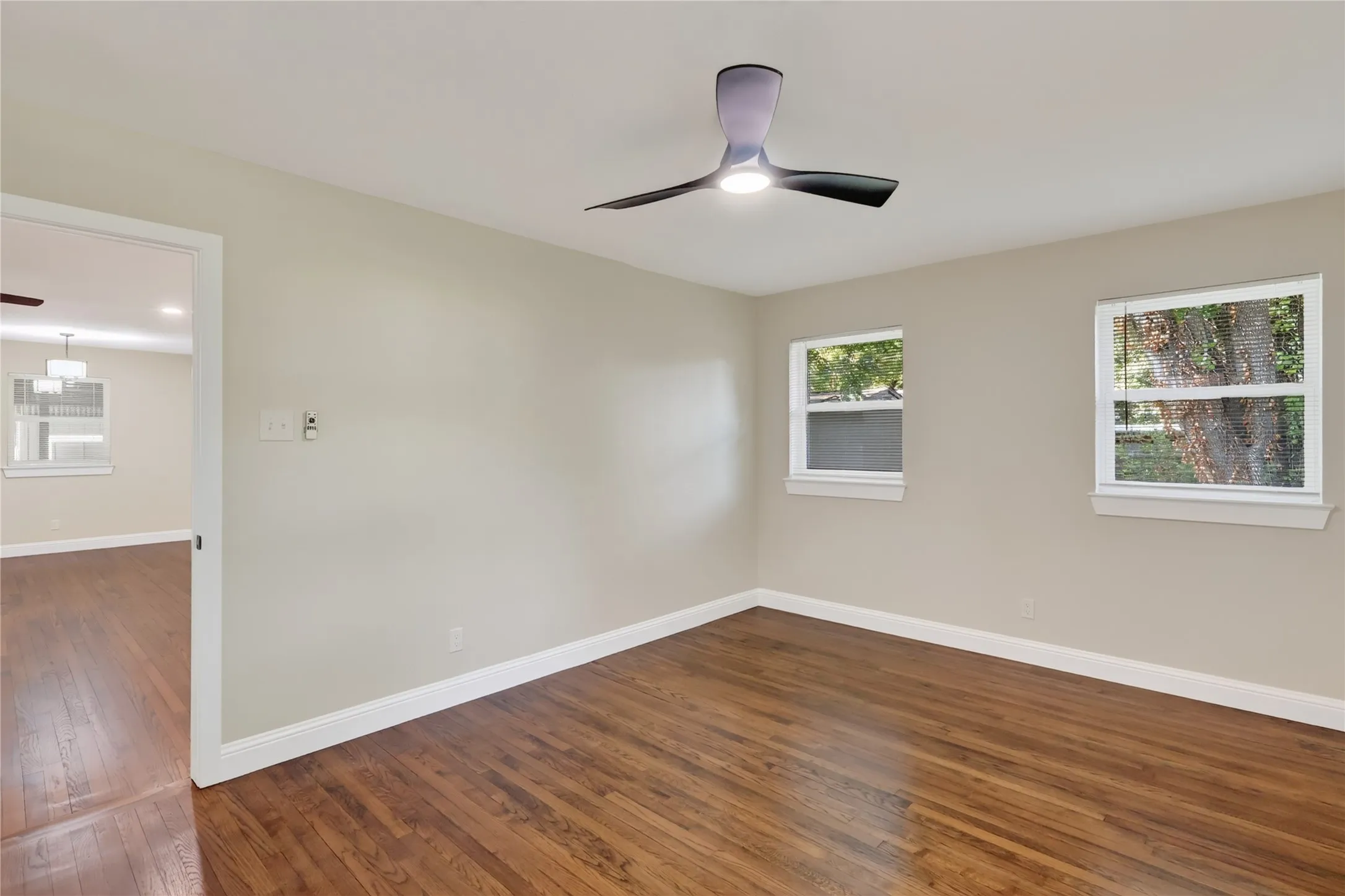 Single Family Residence For Sale in Dallas County , 603 Warren Street, Mesquite, Texas 75149, 3 Bedroom, 2 Bathroom, 1 Garage spaces, 1,319 Sqft, built in 1956, mls#21386067, Real Estate Agent in Mesquite, Homes For Sale in Dallas county, Homes For Sale in Mesquite, Realtor in Mesquite Texas, Real Estate Brokerage Independent Realty Texas, Luminita Cordes Realtor