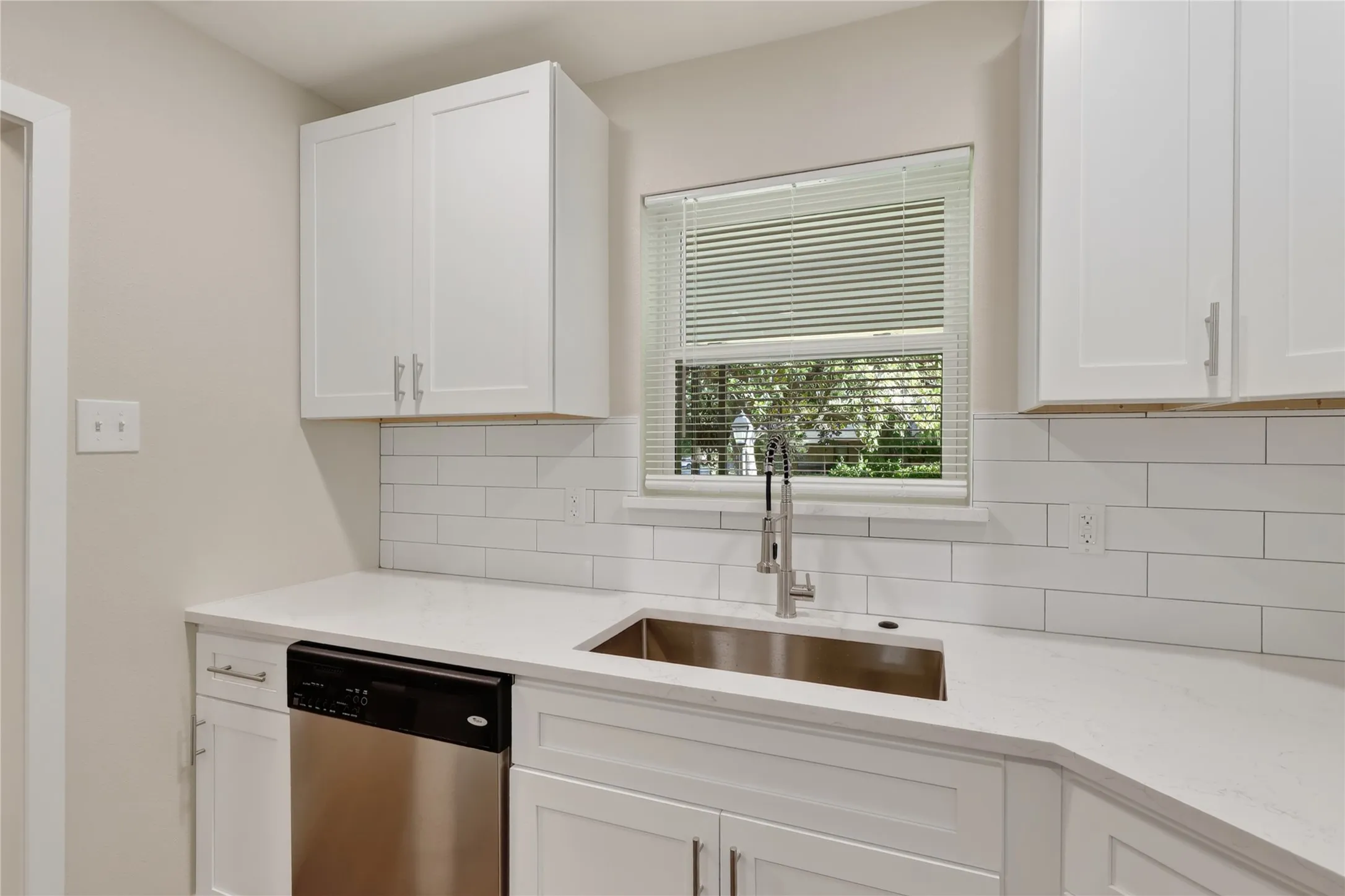 Single Family Residence For Sale in Dallas County , 603 Warren Street, Mesquite, Texas 75149, 3 Bedroom, 2 Bathroom, 1 Garage spaces, 1,319 Sqft, built in 1956, mls#21386067, Real Estate Agent in Mesquite, Homes For Sale in Dallas county, Homes For Sale in Mesquite, Realtor in Mesquite Texas, Real Estate Brokerage Independent Realty Texas, Luminita Cordes Realtor