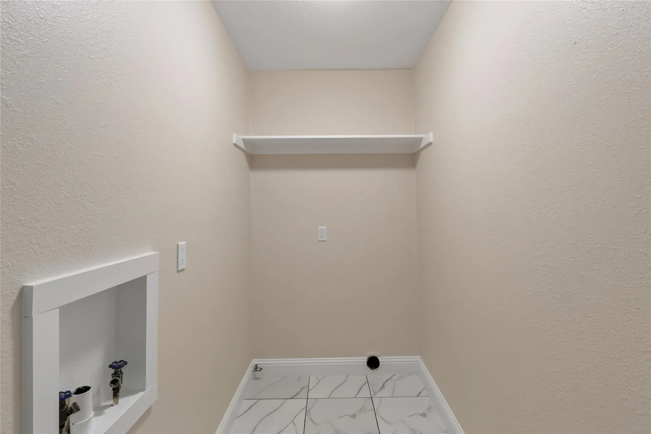 Single Family Residence For Sale in Dallas County , 603 Warren Street, Mesquite, Texas 75149, 3 Bedroom, 2 Bathroom, 1 Garage spaces, 1,319 Sqft, built in 1956, mls#21386067, Real Estate Agent in Mesquite, Homes For Sale in Dallas county, Homes For Sale in Mesquite, Realtor in Mesquite Texas, Real Estate Brokerage Independent Realty Texas, Luminita Cordes Realtor