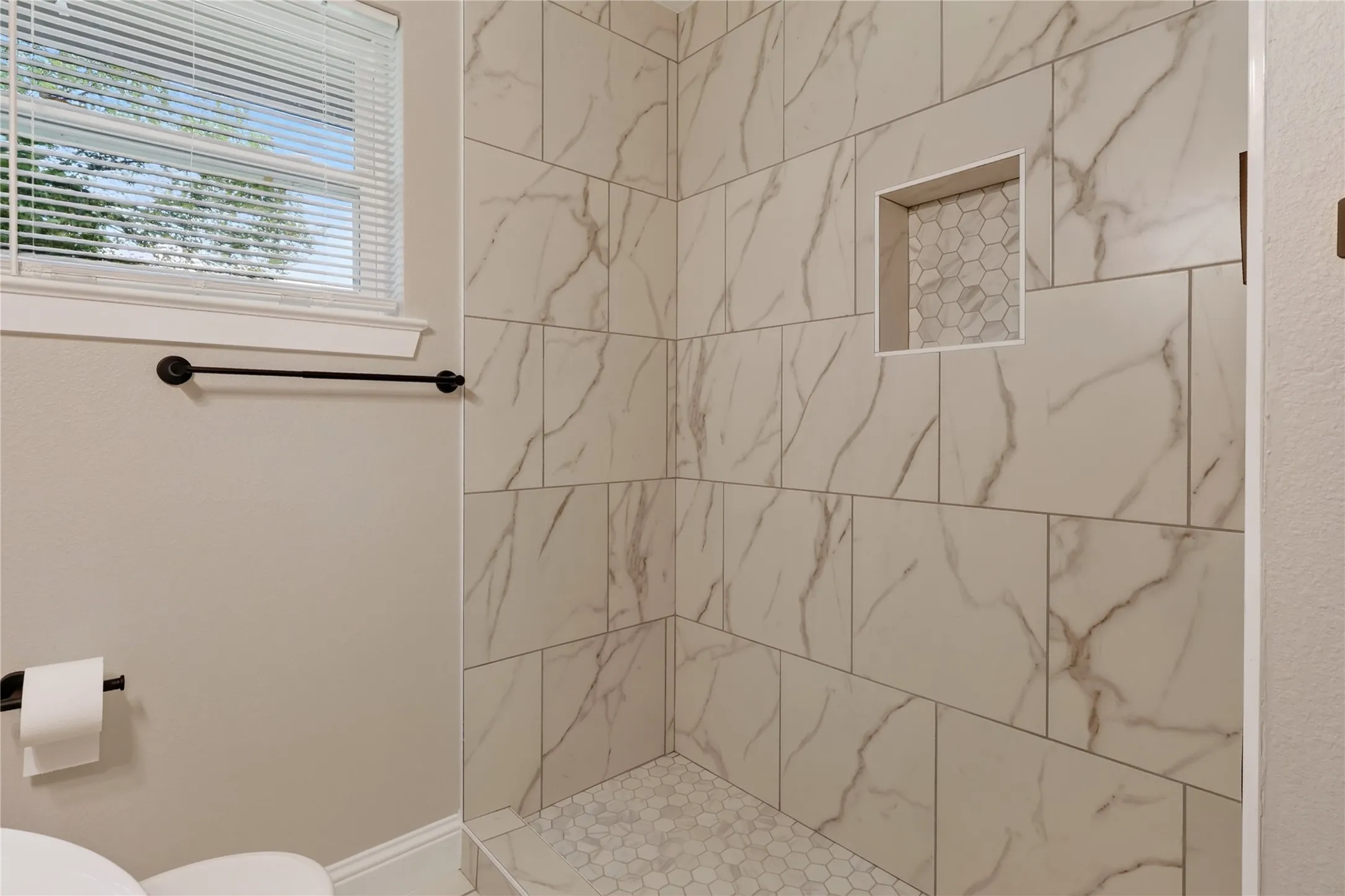 Single Family Residence For Sale in Dallas County , 603 Warren Street, Mesquite, Texas 75149, 3 Bedroom, 2 Bathroom, 1 Garage spaces, 1,319 Sqft, built in 1956, mls#21386067, Real Estate Agent in Mesquite, Homes For Sale in Dallas county, Homes For Sale in Mesquite, Realtor in Mesquite Texas, Real Estate Brokerage Independent Realty Texas, Luminita Cordes Realtor