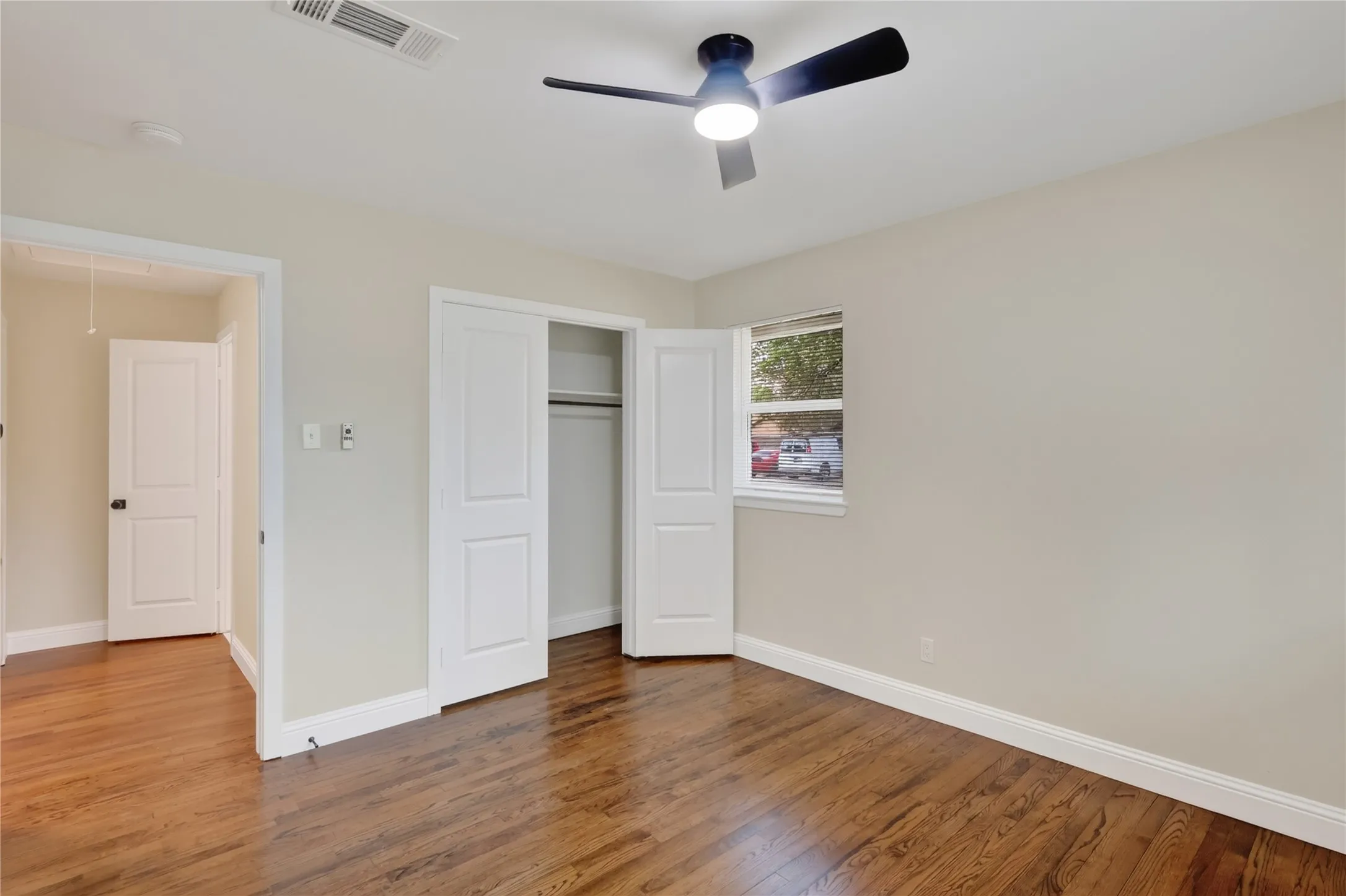 Single Family Residence For Sale in Dallas County , 603 Warren Street, Mesquite, Texas 75149, 3 Bedroom, 2 Bathroom, 1 Garage spaces, 1,319 Sqft, built in 1956, mls#21386067, Real Estate Agent in Mesquite, Homes For Sale in Dallas county, Homes For Sale in Mesquite, Realtor in Mesquite Texas, Real Estate Brokerage Independent Realty Texas, Luminita Cordes Realtor