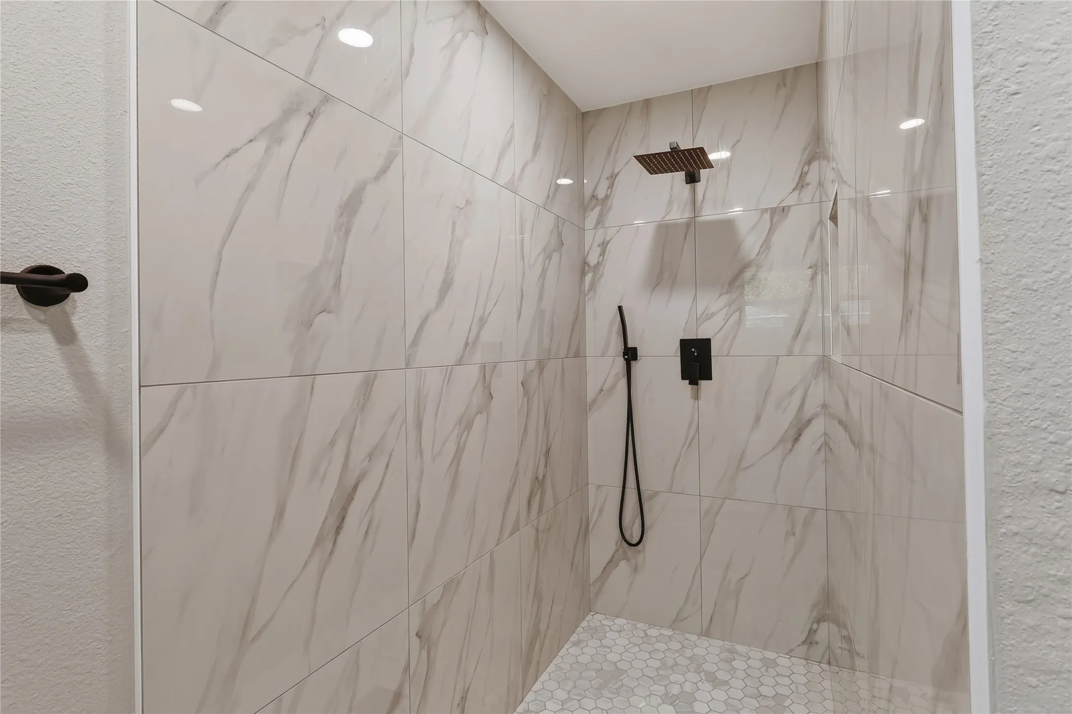 Single Family Residence For Sale in Dallas County , 603 Warren Street, Mesquite, Texas 75149, 3 Bedroom, 2 Bathroom, 1 Garage spaces, 1,319 Sqft, built in 1956, mls#21386067, Real Estate Agent in Mesquite, Homes For Sale in Dallas county, Homes For Sale in Mesquite, Realtor in Mesquite Texas, Real Estate Brokerage Independent Realty Texas, Luminita Cordes Realtor