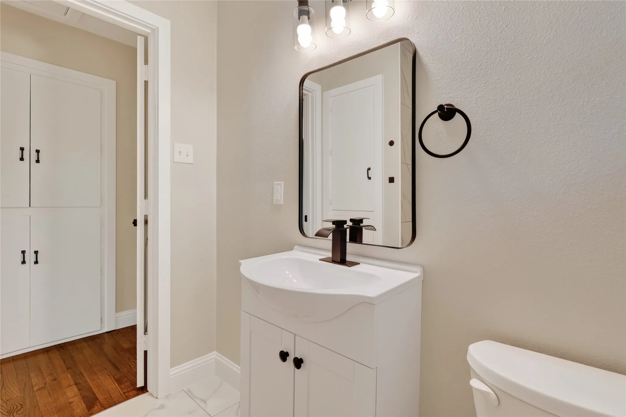 Single Family Residence For Sale in Dallas County , 603 Warren Street, Mesquite, Texas 75149, 3 Bedroom, 2 Bathroom, 1 Garage spaces, 1,319 Sqft, built in 1956, mls#21386067, Real Estate Agent in Mesquite, Homes For Sale in Dallas county, Homes For Sale in Mesquite, Realtor in Mesquite Texas, Real Estate Brokerage Independent Realty Texas, Luminita Cordes Realtor