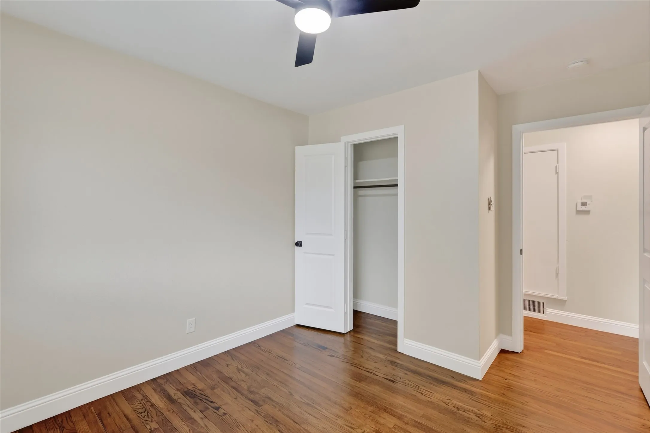 Single Family Residence For Sale in Dallas County , 603 Warren Street, Mesquite, Texas 75149, 3 Bedroom, 2 Bathroom, 1 Garage spaces, 1,319 Sqft, built in 1956, mls#21386067, Real Estate Agent in Mesquite, Homes For Sale in Dallas county, Homes For Sale in Mesquite, Realtor in Mesquite Texas, Real Estate Brokerage Independent Realty Texas, Luminita Cordes Realtor