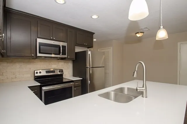 Apartment For Rent in Dallas County , 1317 Annex Avenue 224, Dallas, Texas 75204, 2 Bedroom, 2 Bathroom, Garage spaces, 732 Sqft, built in 1982, mls#21386095, Real Estate Agent in Dallas, Homes For Rent in Dallas county, Homes For Rent in Dallas, Realtor in Dallas Texas, Real Estate Brokerage Independent Realty Texas, Luminita Cordes Realtor