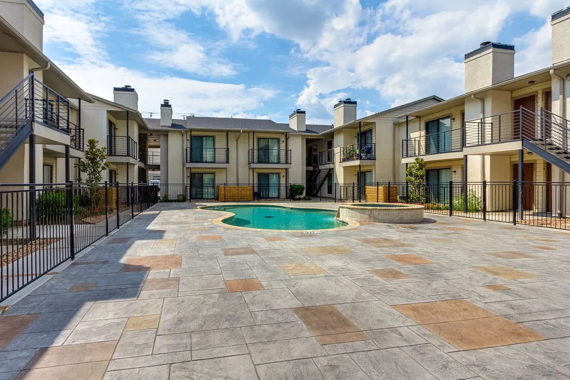 Apartment For Rent in Dallas County , 1317 Annex Avenue 224, Dallas, Texas 75204, 2 Bedroom, 2 Bathroom, Garage spaces, 732 Sqft, built in 1982, mls#21386095, Real Estate Agent in Dallas, Homes For Rent in Dallas county, Homes For Rent in Dallas, Realtor in Dallas Texas, Real Estate Brokerage Independent Realty Texas, Luminita Cordes Realtor