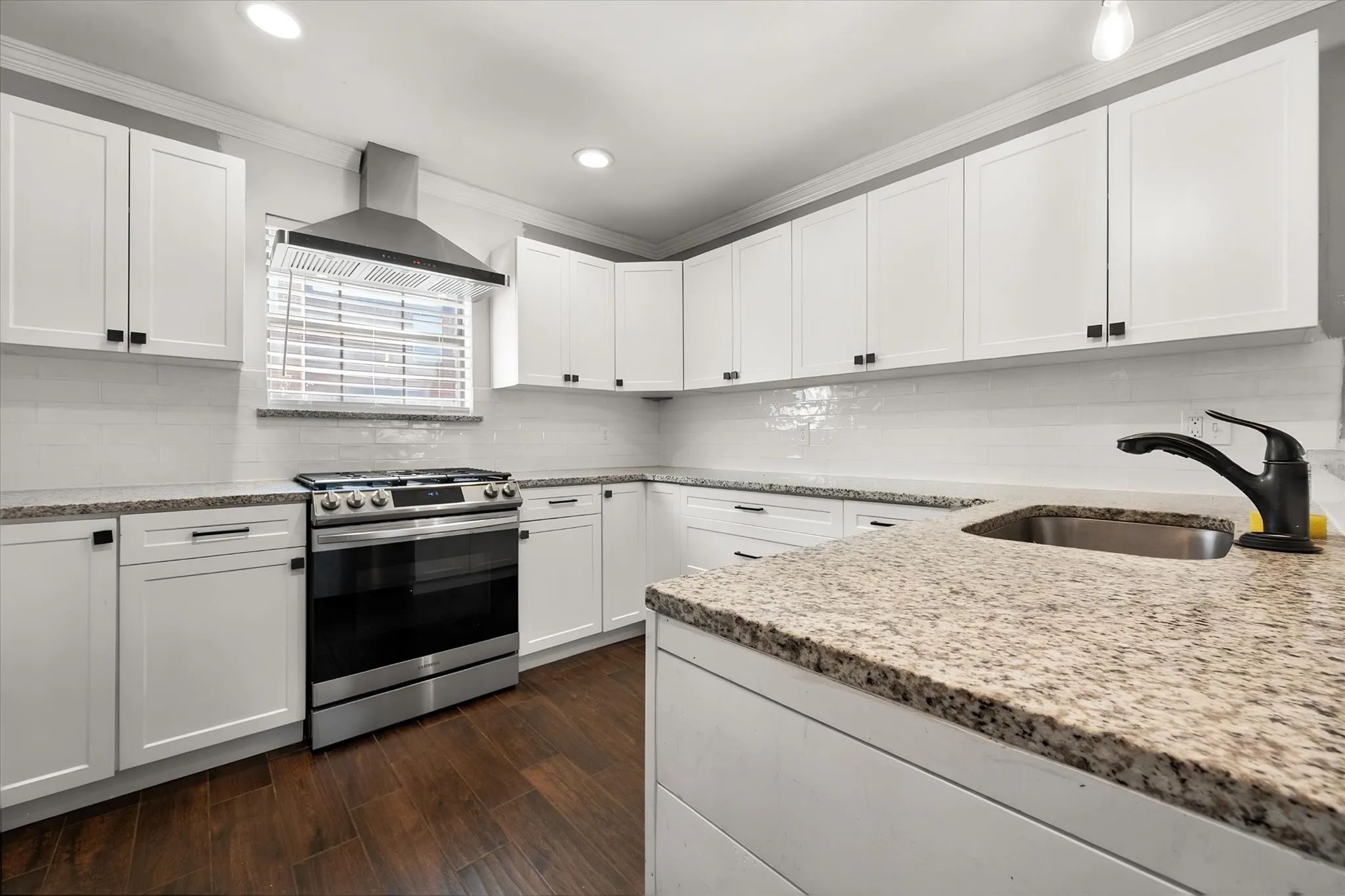 Single Family Residence For Rent in Dallas County , 523 Cooper Street, Grand Prairie, Texas 75052, 3 Bedroom, 3 Bathroom, 2 Garage spaces, 2,221 Sqft, built in 1985, mls#21386046, Real Estate Agent in Grand Prairie, Homes For Rent in Dallas county, Homes For Rent in Grand Prairie, Realtor in Grand Prairie Texas, Real Estate Brokerage Independent Realty Texas, Luminita Cordes Realtor