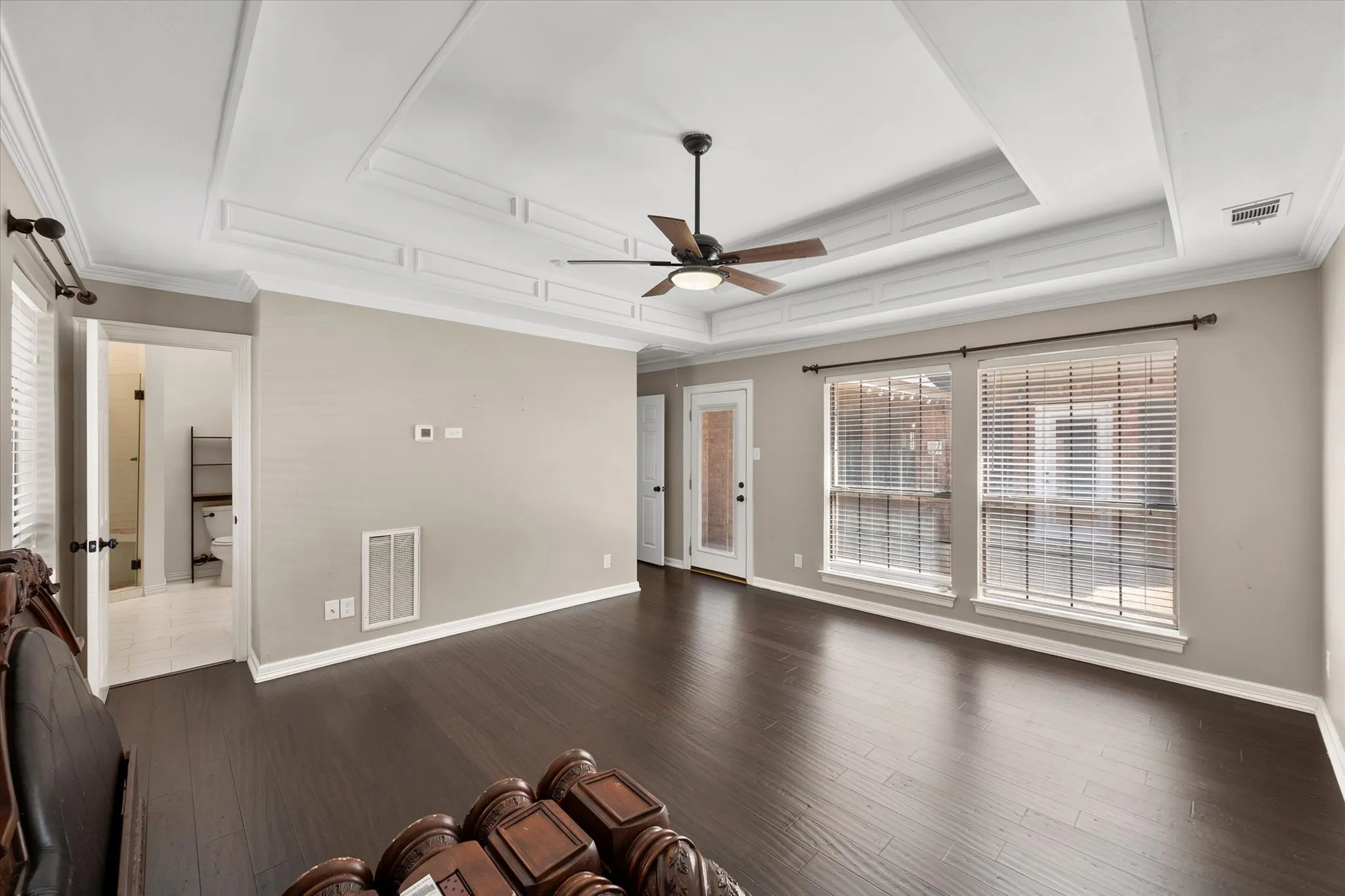 Single Family Residence For Rent in Dallas County , 523 Cooper Street, Grand Prairie, Texas 75052, 3 Bedroom, 3 Bathroom, 2 Garage spaces, 2,221 Sqft, built in 1985, mls#21386046, Real Estate Agent in Grand Prairie, Homes For Rent in Dallas county, Homes For Rent in Grand Prairie, Realtor in Grand Prairie Texas, Real Estate Brokerage Independent Realty Texas, Luminita Cordes Realtor