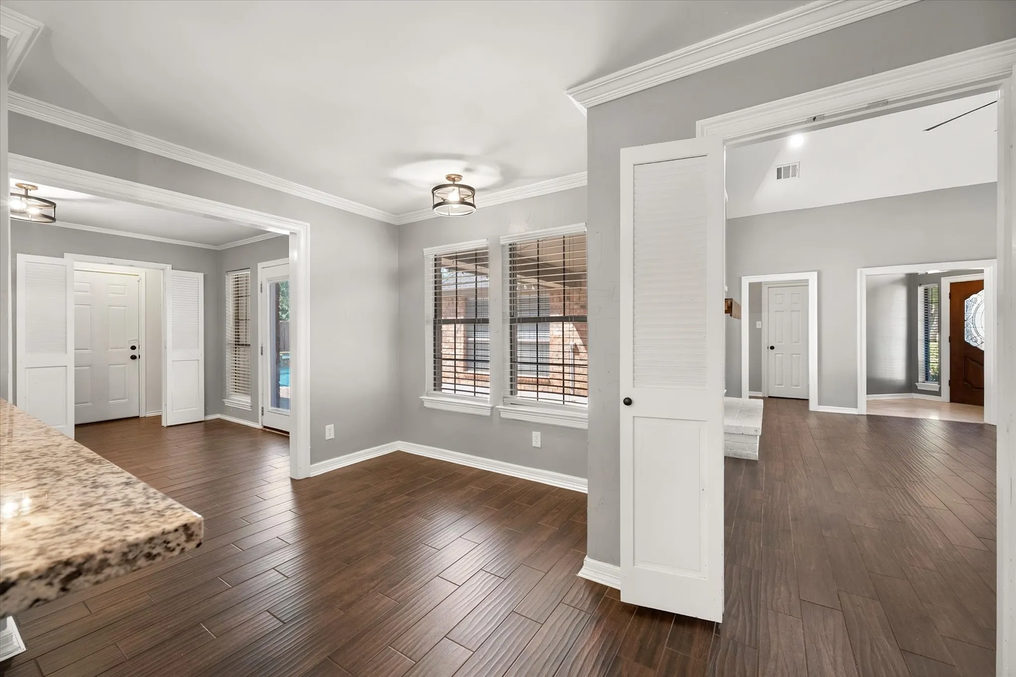 Single Family Residence For Rent in Dallas County , 523 Cooper Street, Grand Prairie, Texas 75052, 3 Bedroom, 3 Bathroom, 2 Garage spaces, 2,221 Sqft, built in 1985, mls#21386046, Real Estate Agent in Grand Prairie, Homes For Rent in Dallas county, Homes For Rent in Grand Prairie, Realtor in Grand Prairie Texas, Real Estate Brokerage Independent Realty Texas, Luminita Cordes Realtor