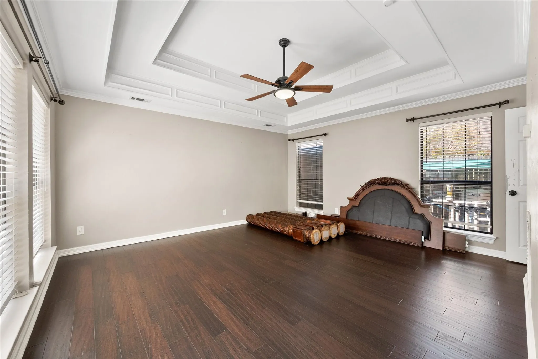 Single Family Residence For Rent in Dallas County , 523 Cooper Street, Grand Prairie, Texas 75052, 3 Bedroom, 3 Bathroom, 2 Garage spaces, 2,221 Sqft, built in 1985, mls#21386046, Real Estate Agent in Grand Prairie, Homes For Rent in Dallas county, Homes For Rent in Grand Prairie, Realtor in Grand Prairie Texas, Real Estate Brokerage Independent Realty Texas, Luminita Cordes Realtor
