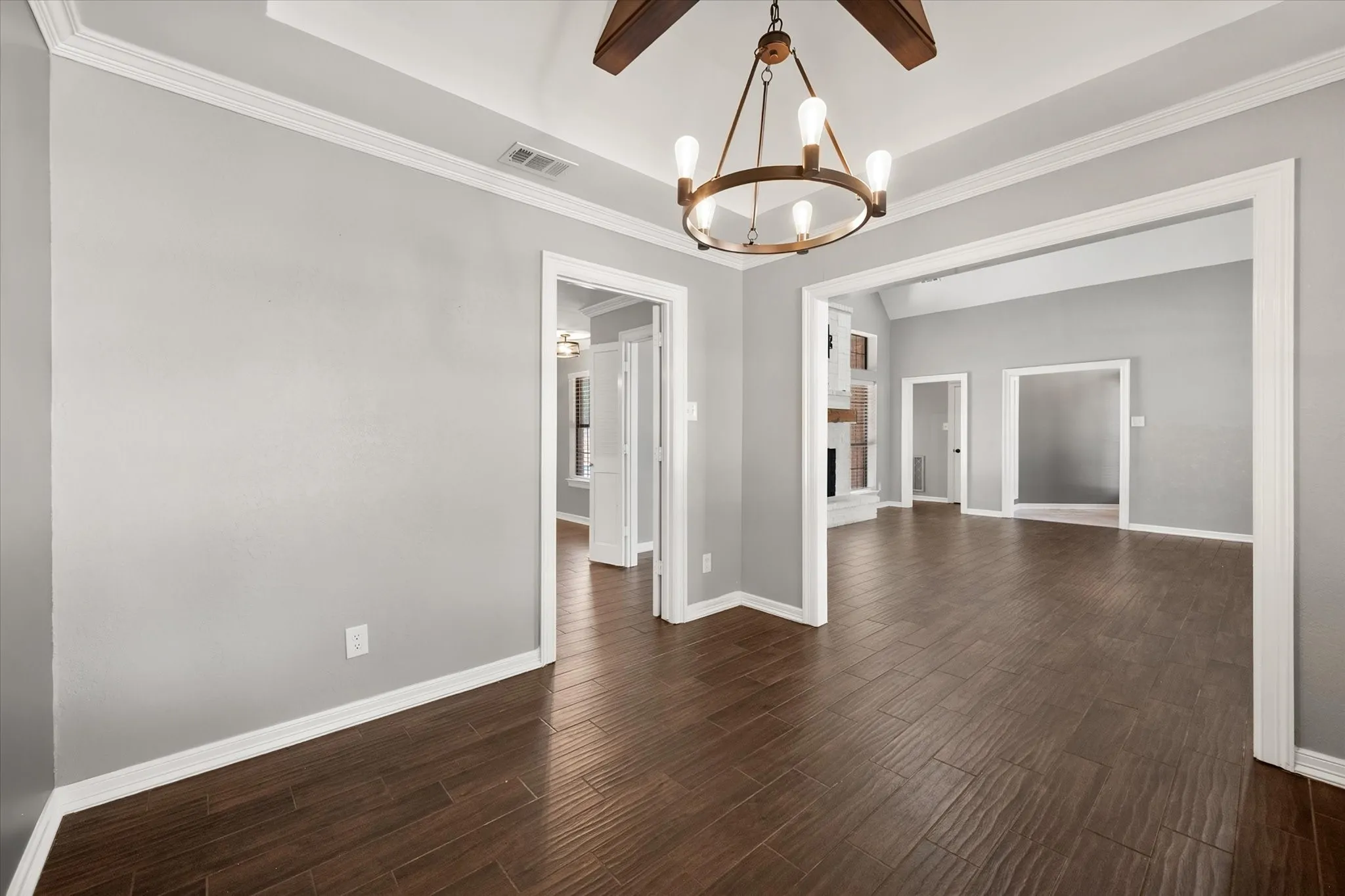 Single Family Residence For Rent in Dallas County , 523 Cooper Street, Grand Prairie, Texas 75052, 3 Bedroom, 3 Bathroom, 2 Garage spaces, 2,221 Sqft, built in 1985, mls#21386046, Real Estate Agent in Grand Prairie, Homes For Rent in Dallas county, Homes For Rent in Grand Prairie, Realtor in Grand Prairie Texas, Real Estate Brokerage Independent Realty Texas, Luminita Cordes Realtor