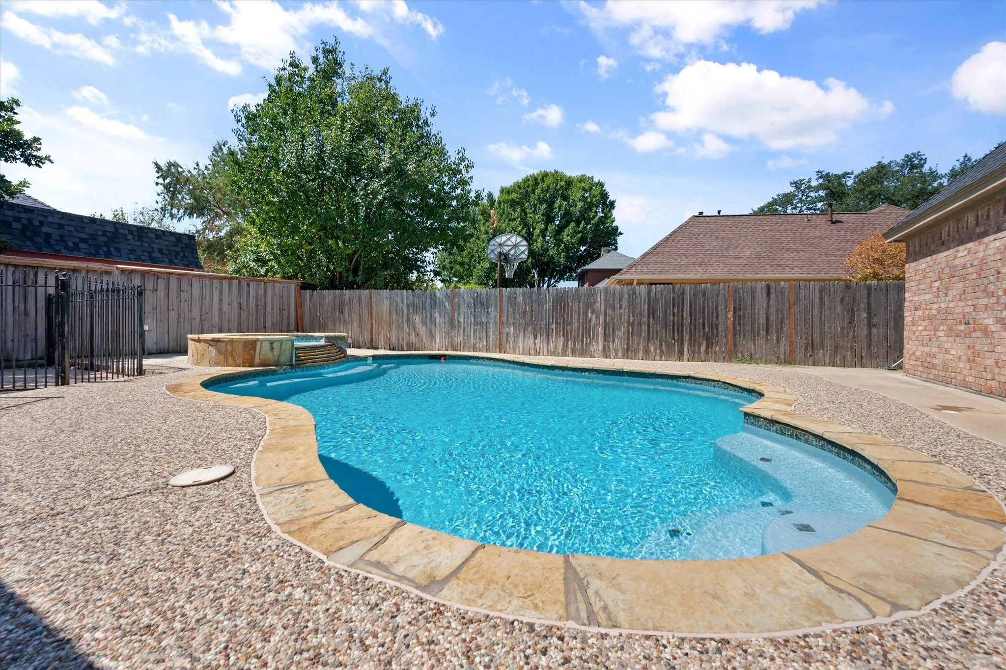 Single Family Residence For Rent in Dallas County , 523 Cooper Street, Grand Prairie, Texas 75052, 3 Bedroom, 3 Bathroom, 2 Garage spaces, 2,221 Sqft, built in 1985, mls#21386046, Real Estate Agent in Grand Prairie, Homes For Rent in Dallas county, Homes For Rent in Grand Prairie, Realtor in Grand Prairie Texas, Real Estate Brokerage Independent Realty Texas, Luminita Cordes Realtor