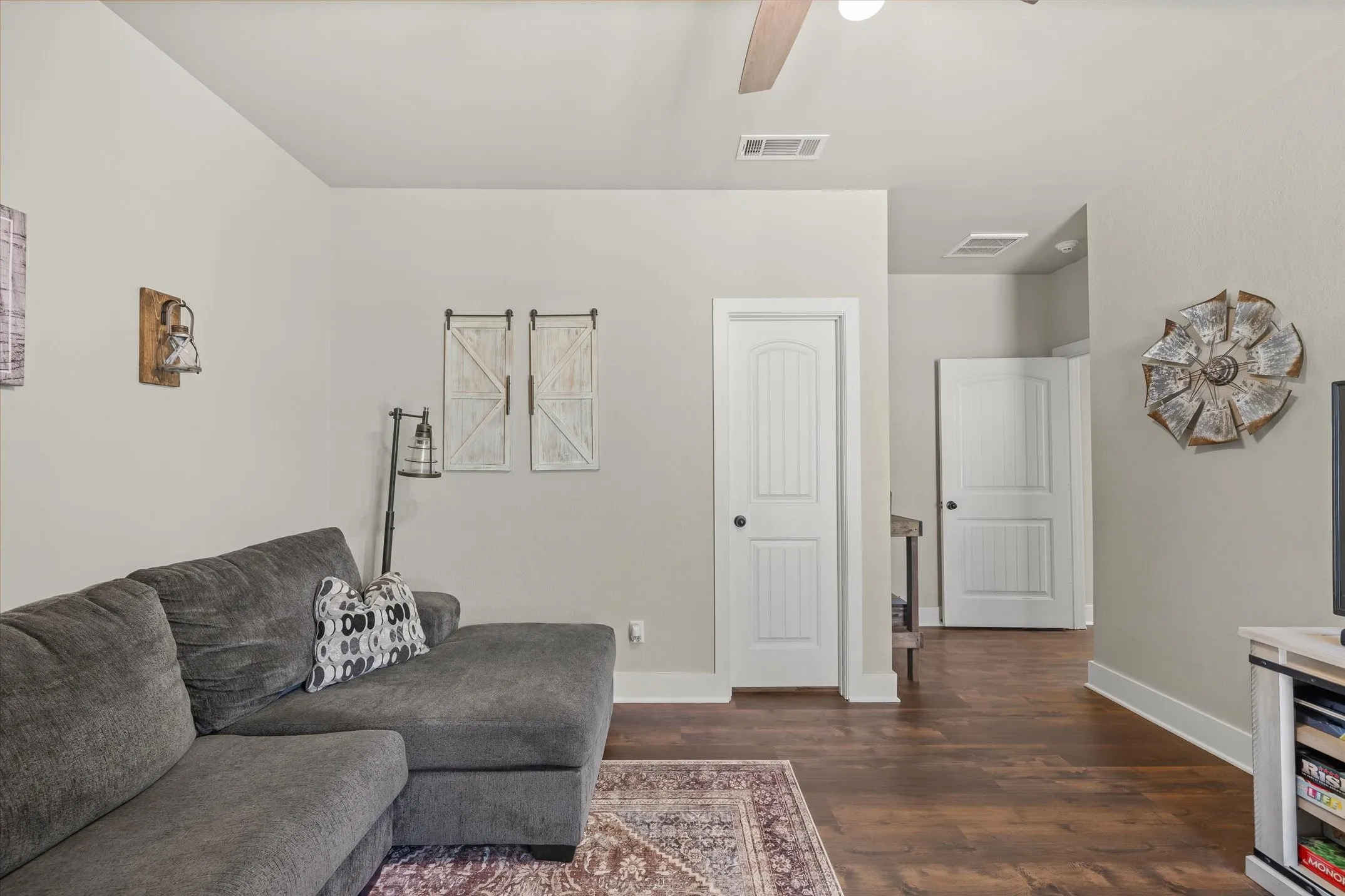 Single Family Residence For Sale in Smith County , 13630 Karah Lane, Lindale, Texas 75771, 4 Bedroom, 3 Bathroom, 2 Garage spaces, 2,782 Sqft, built in 2006, mls#21386093, Real Estate Agent in Lindale, Homes For Sale in Smith county, Homes For Sale in Lindale, Realtor in Lindale Texas, Real Estate Brokerage Independent Realty Texas, Luminita Cordes Realtor