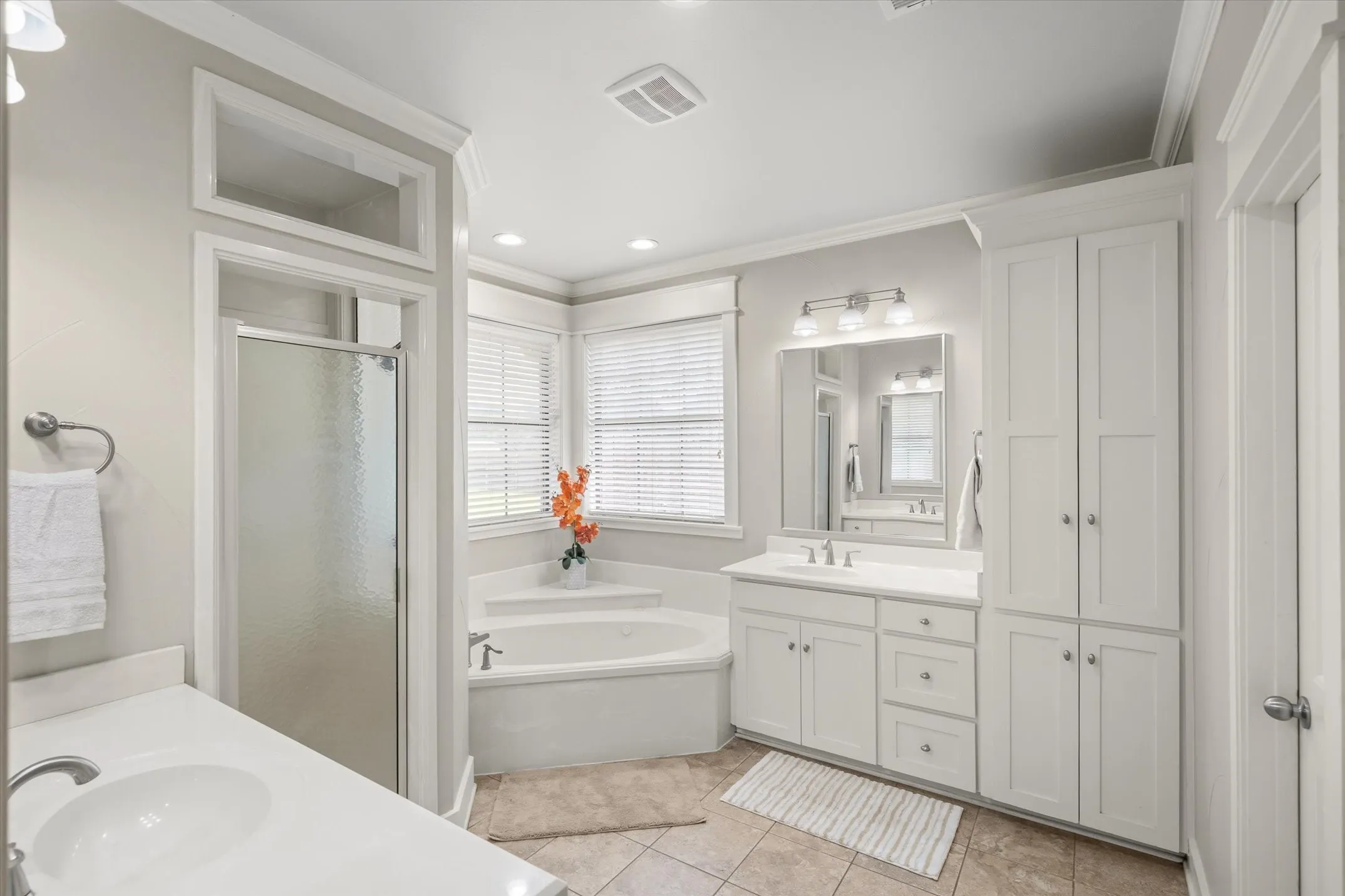 Single Family Residence For Sale in Smith County , 13630 Karah Lane, Lindale, Texas 75771, 4 Bedroom, 3 Bathroom, 2 Garage spaces, 2,782 Sqft, built in 2006, mls#21386093, Real Estate Agent in Lindale, Homes For Sale in Smith county, Homes For Sale in Lindale, Realtor in Lindale Texas, Real Estate Brokerage Independent Realty Texas, Luminita Cordes Realtor
