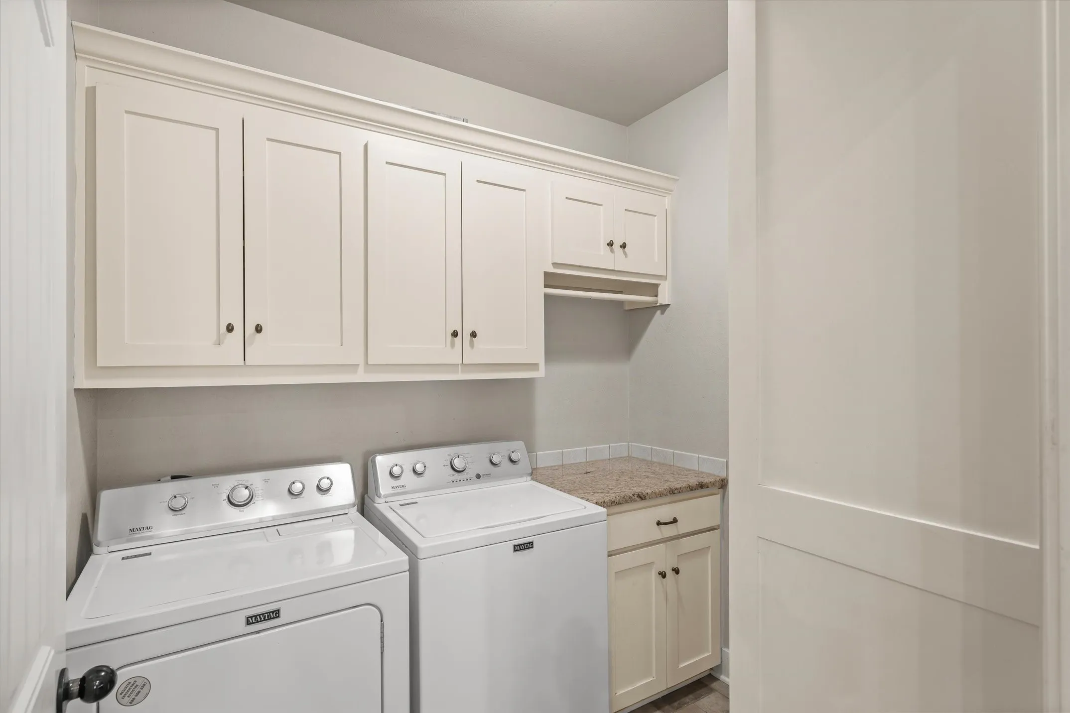 Single Family Residence For Sale in Smith County , 13630 Karah Lane, Lindale, Texas 75771, 4 Bedroom, 3 Bathroom, 2 Garage spaces, 2,782 Sqft, built in 2006, mls#21386093, Real Estate Agent in Lindale, Homes For Sale in Smith county, Homes For Sale in Lindale, Realtor in Lindale Texas, Real Estate Brokerage Independent Realty Texas, Luminita Cordes Realtor