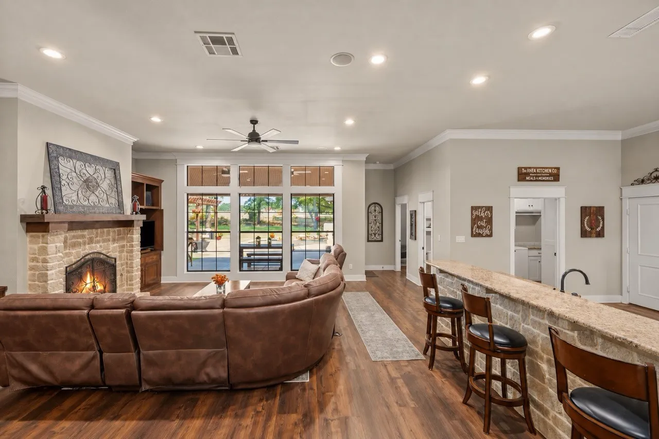 Single Family Residence For Sale in Smith County , 13630 Karah Lane, Lindale, Texas 75771, 4 Bedroom, 3 Bathroom, 2 Garage spaces, 2,782 Sqft, built in 2006, mls#21386093, Real Estate Agent in Lindale, Homes For Sale in Smith county, Homes For Sale in Lindale, Realtor in Lindale Texas, Real Estate Brokerage Independent Realty Texas, Luminita Cordes Realtor