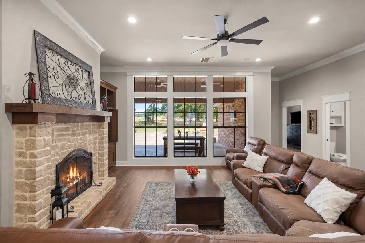 Single Family Residence For Sale in Smith County , 13630 Karah Lane, Lindale, Texas 75771, 4 Bedroom, 3 Bathroom, 2 Garage spaces, 2,782 Sqft, built in 2006, mls#21386093, Real Estate Agent in Lindale, Homes For Sale in Smith county, Homes For Sale in Lindale, Realtor in Lindale Texas, Real Estate Brokerage Independent Realty Texas, Luminita Cordes Realtor