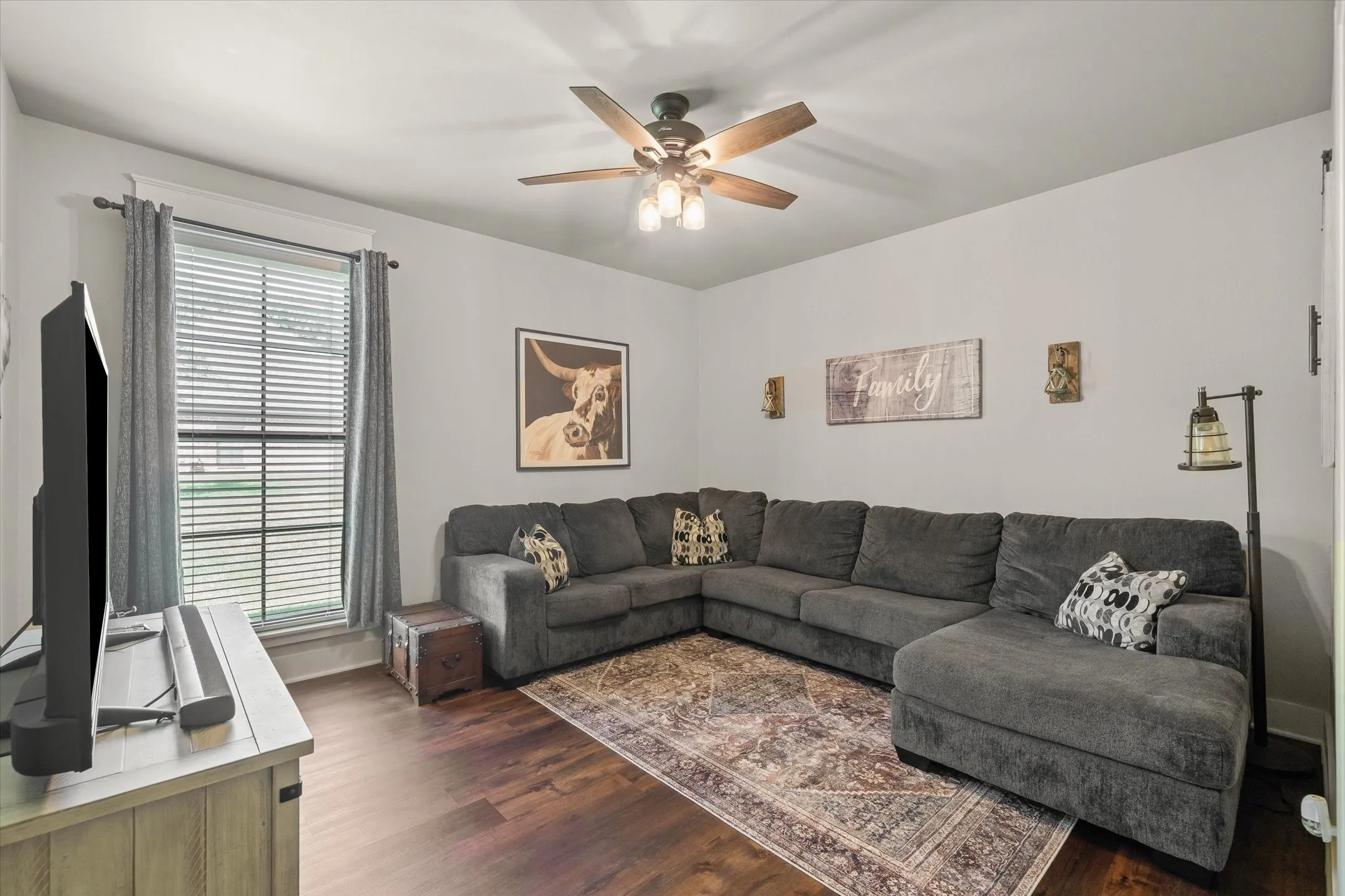 Single Family Residence For Sale in Smith County , 13630 Karah Lane, Lindale, Texas 75771, 4 Bedroom, 3 Bathroom, 2 Garage spaces, 2,782 Sqft, built in 2006, mls#21386093, Real Estate Agent in Lindale, Homes For Sale in Smith county, Homes For Sale in Lindale, Realtor in Lindale Texas, Real Estate Brokerage Independent Realty Texas, Luminita Cordes Realtor